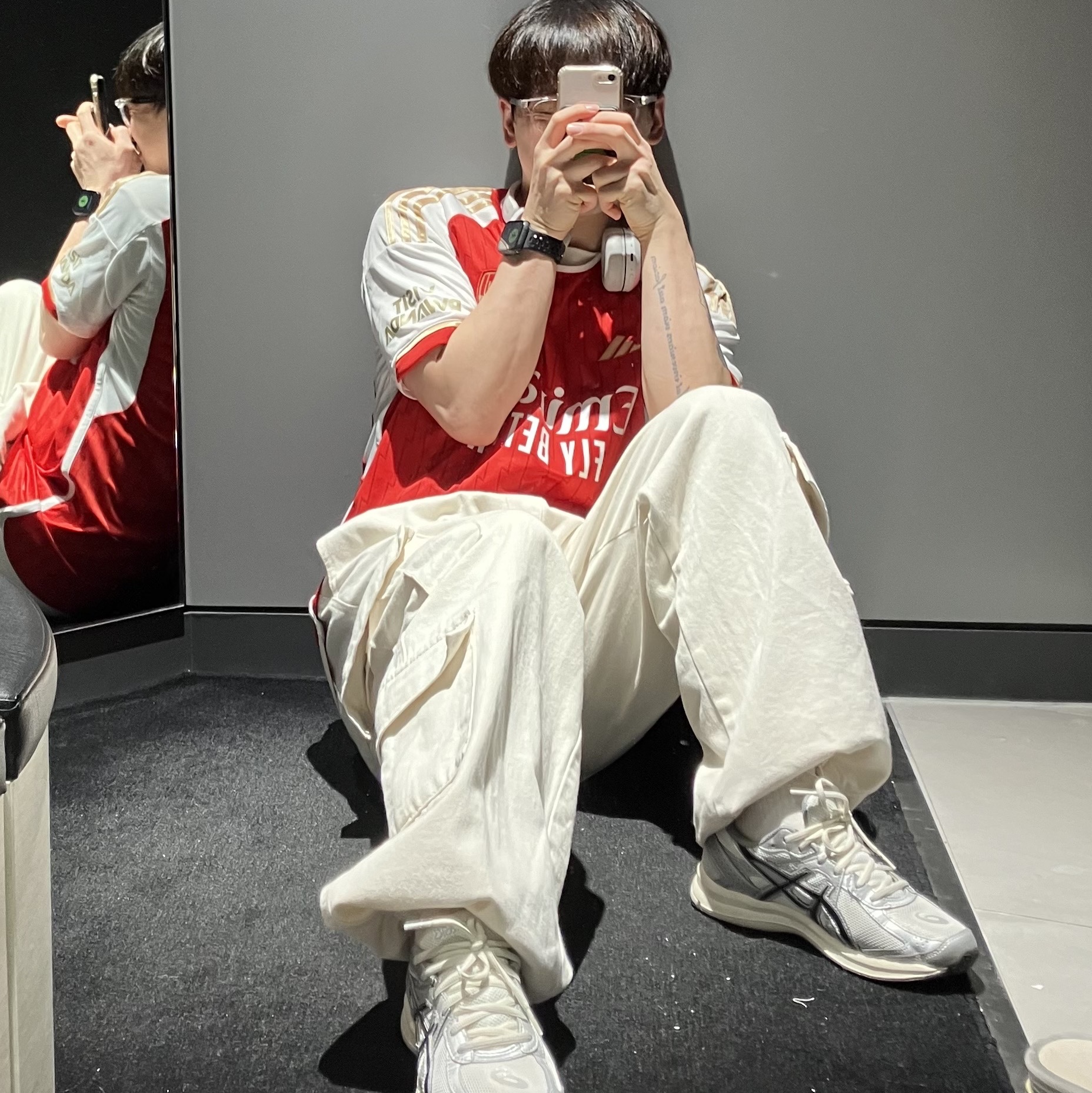 Adidas Arsenal 2023/24 Home Jersey Better Scarlet White - KR Sizing (Non Marking Ver.), Asics Gel-1130 White Cloud Grey 착용 스타일