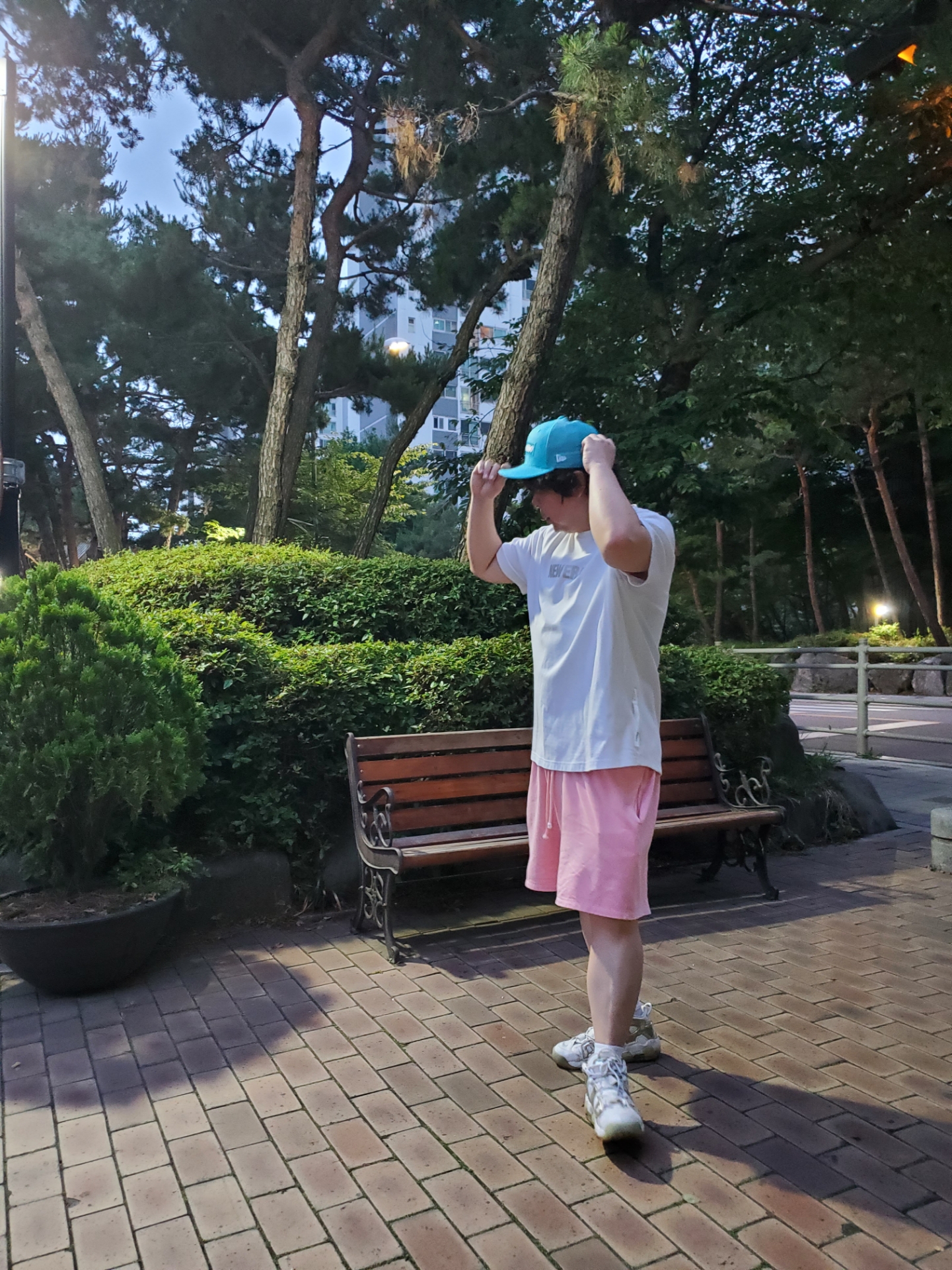 Supreme Box Logo Mesh Back New Era Blue - 23SS 착용 스타일 - 2