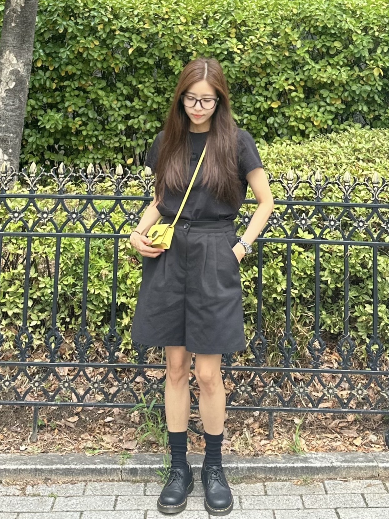Dr. Martens 1461 Nappa Black, Chanel J12 Watch 33mm Quartz Black 착용 스타일 - 1