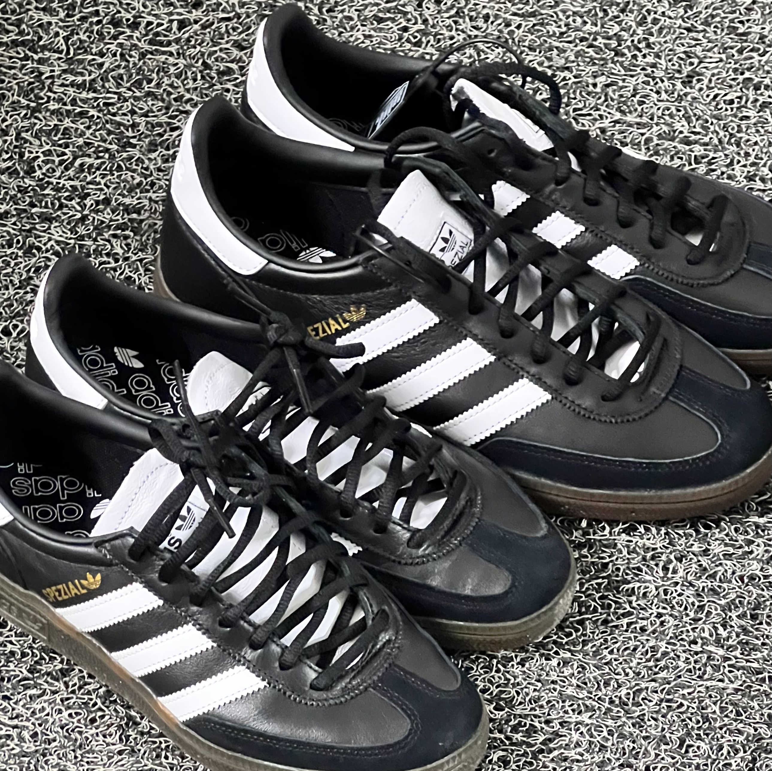 Adidas Spezial Handball Core Black White 착용 스타일