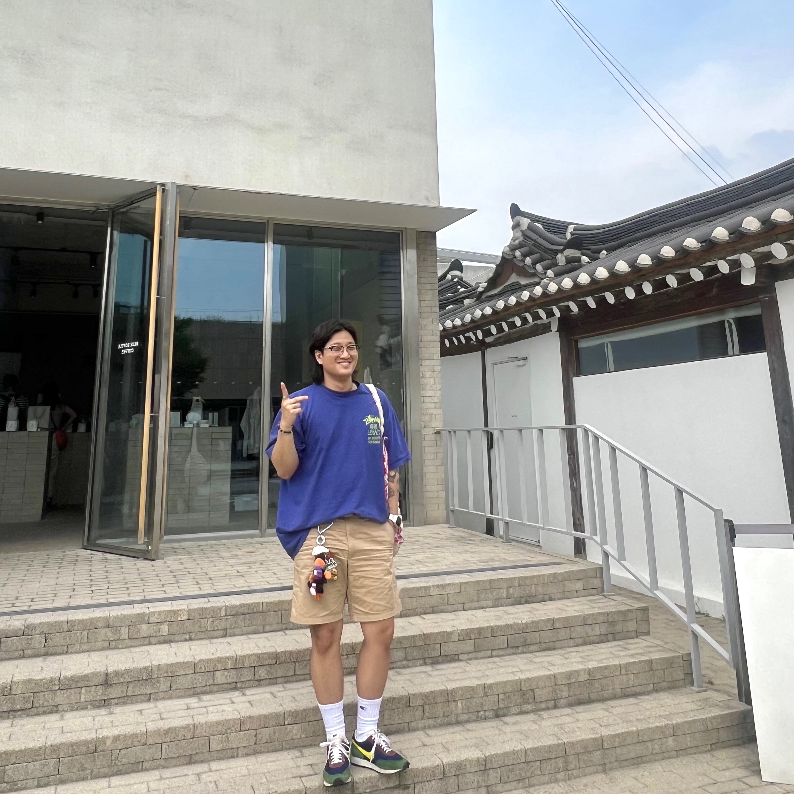 Stussy x Our Legacy Surfman Pigment Dyed T-Shirt Blueberry, Nike Daybreak Obsidian Dynamic Yellow 착용 스타일