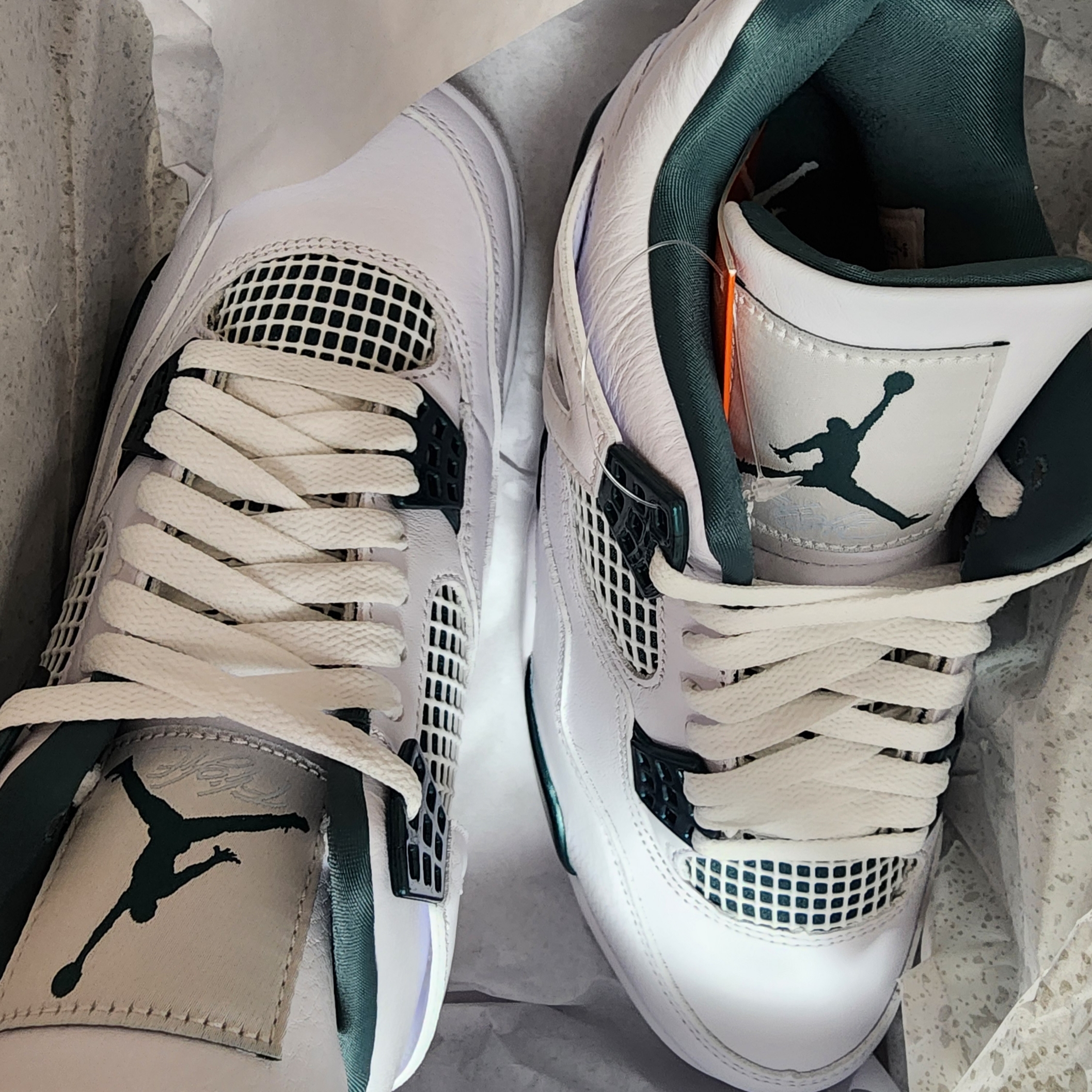 Jordan 4 Retro Oxidized Green 착용 스타일 - 1