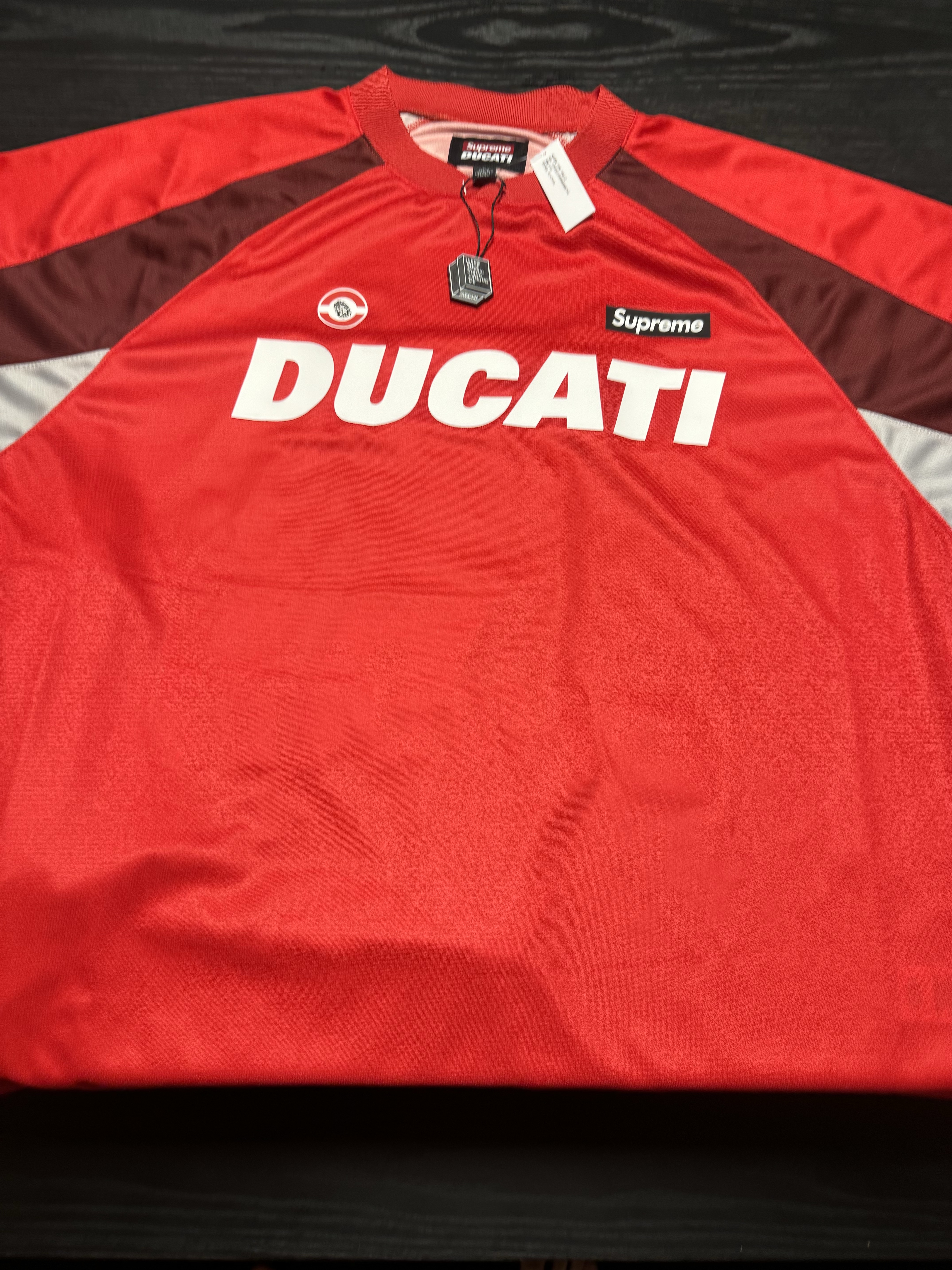 Supreme x Ducati Soccer Jersey Red - 24SS 착용 스타일