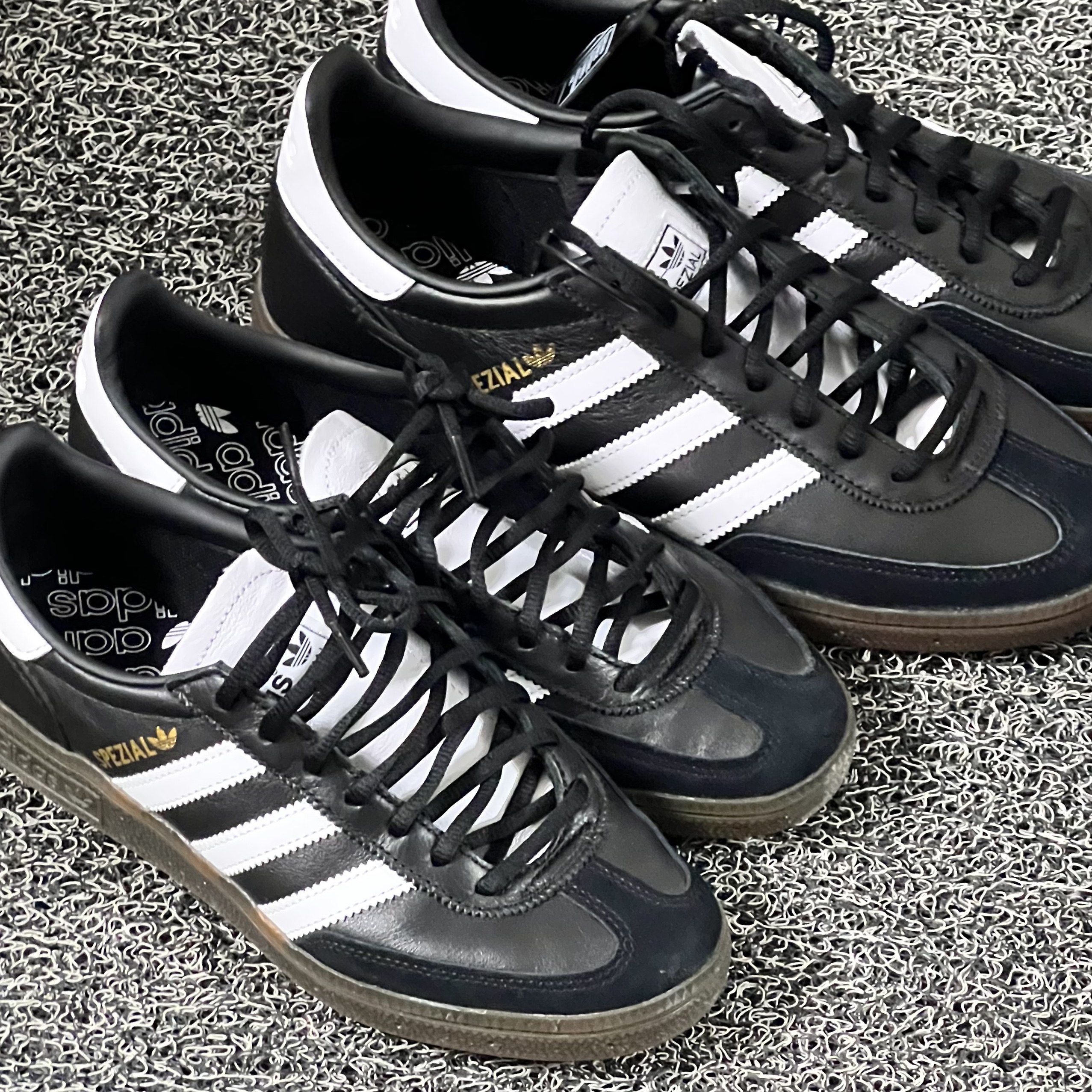 Adidas Spezial Handball Core Black White 착용 스타일