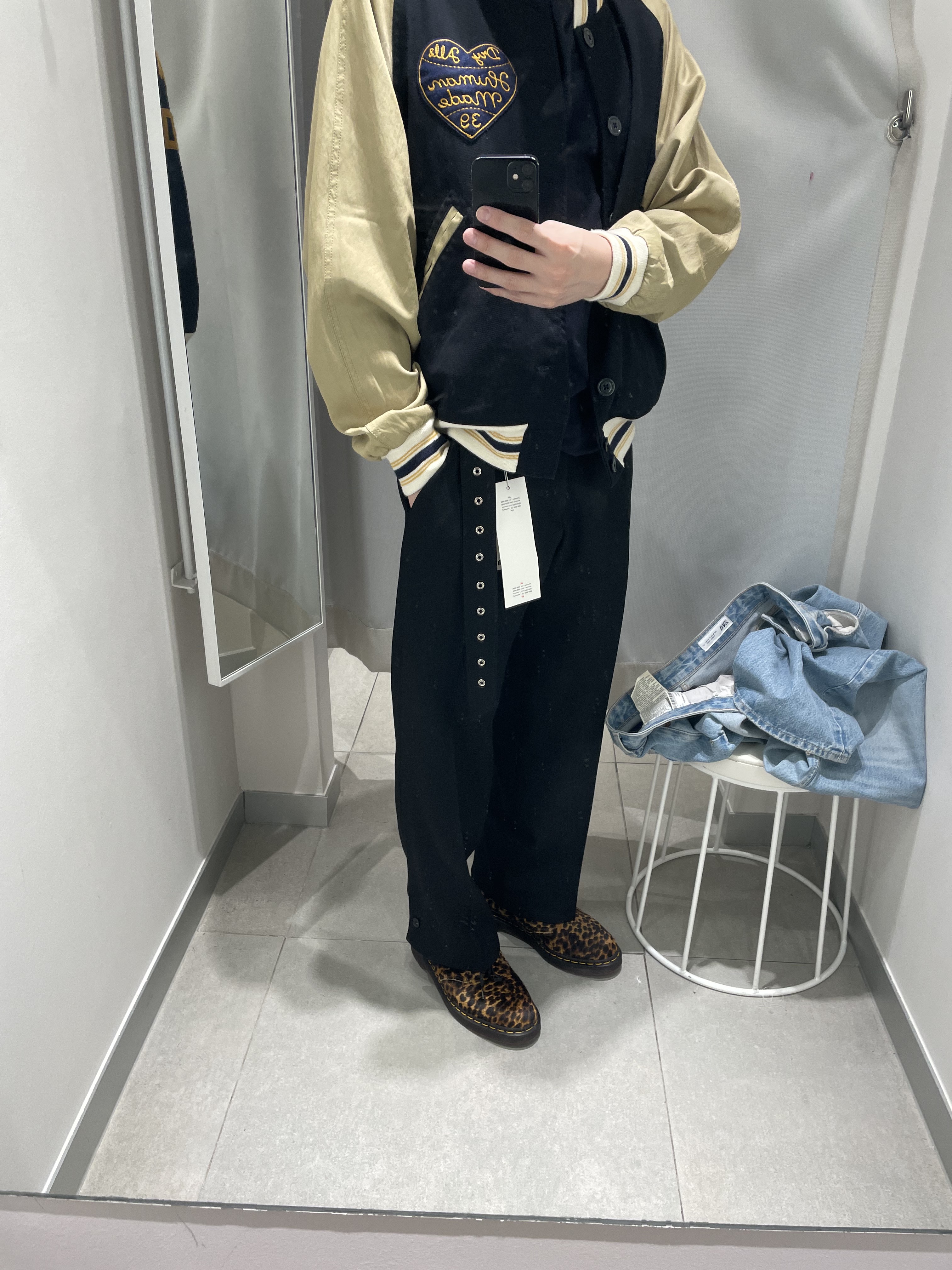 Dr. Martens Smiths Micro Leopard, Human Made Baseball Jacket Navy 착용 스타일 - 1