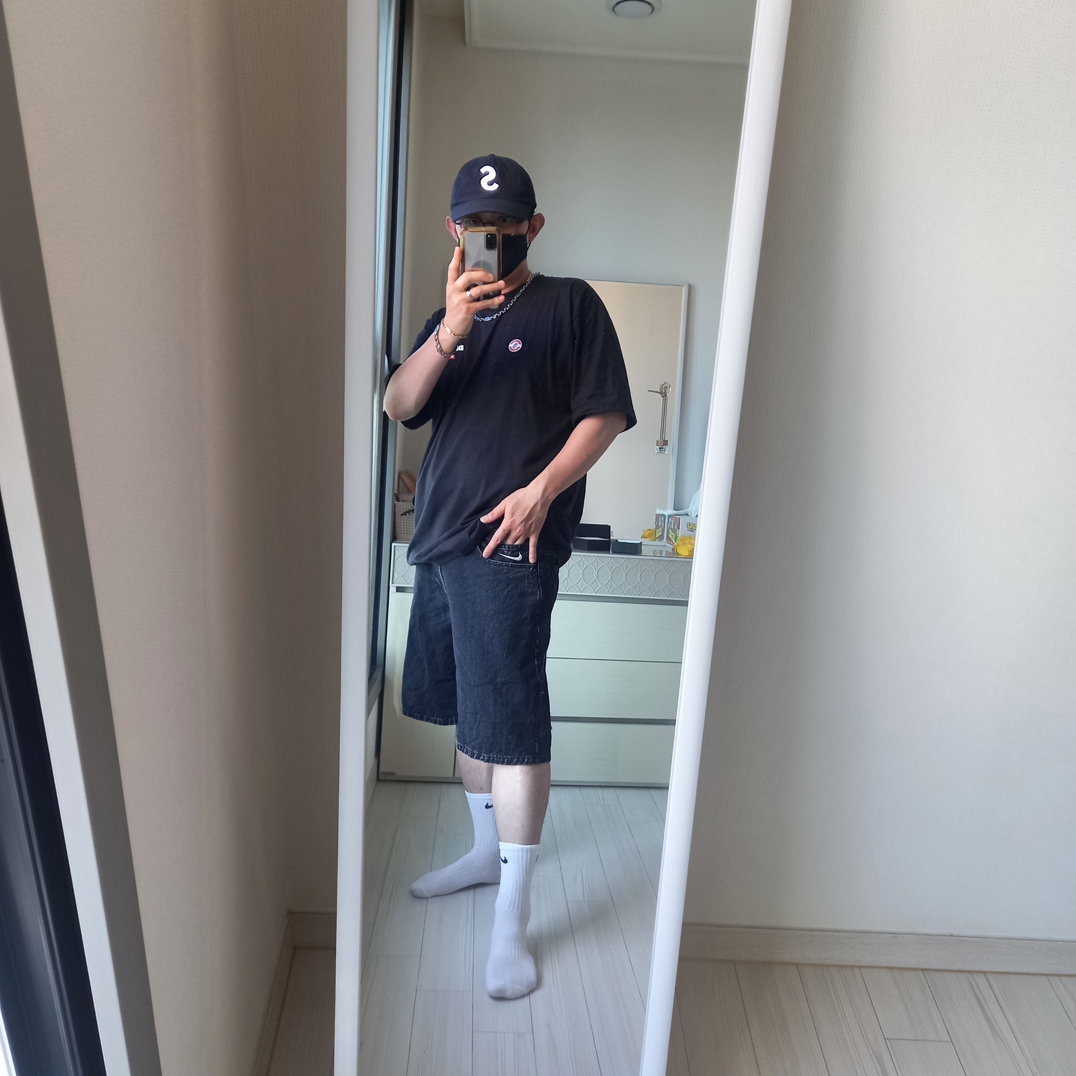 Supreme x Ducati Logos T-Shirt Black - 24SS, Supreme Seersucker S Logo 6-Panel Black - 24SS 착용 스타일 - 6