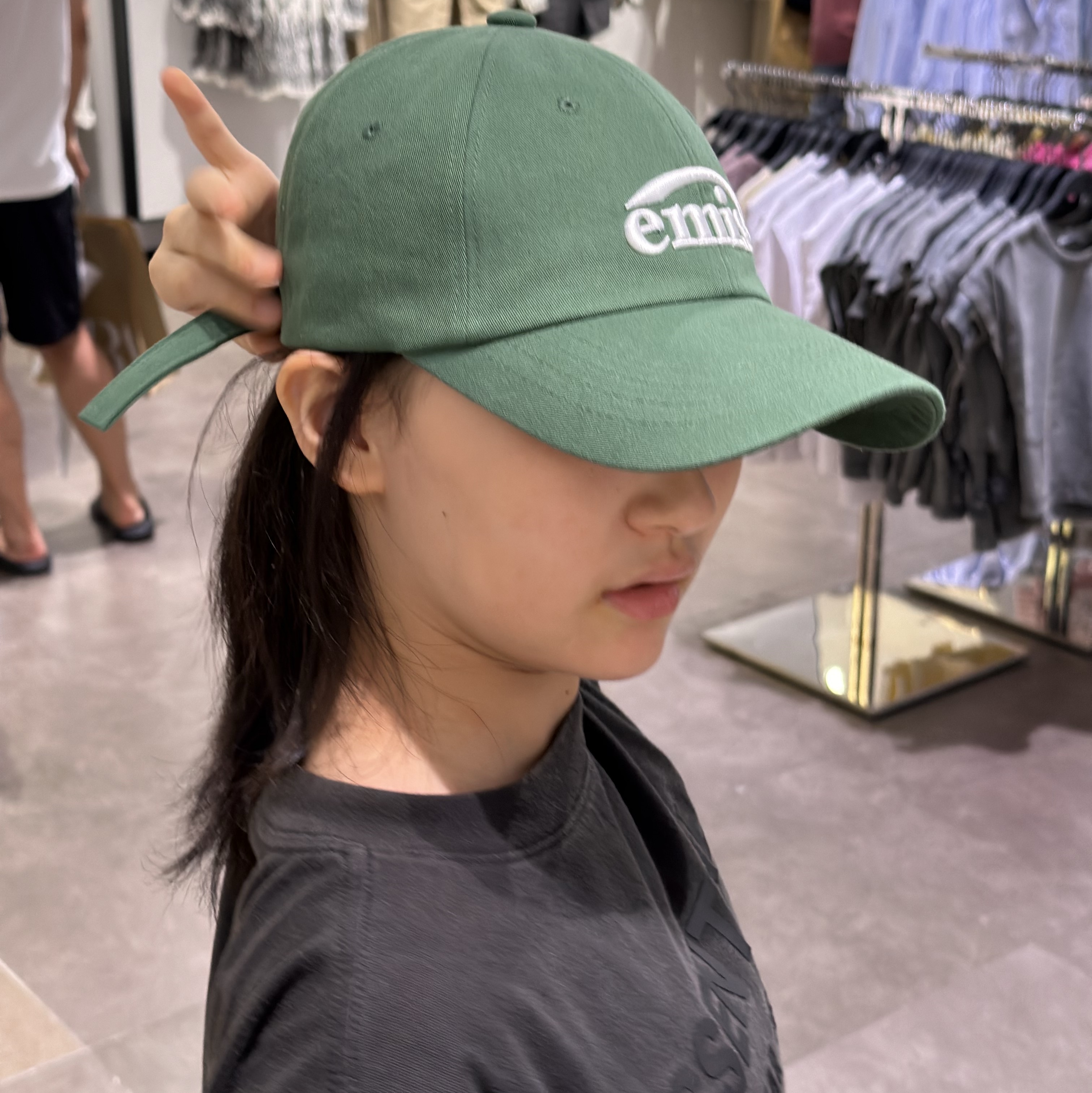 Emis New Logo Emis Cap Green 착용 스타일 - 2