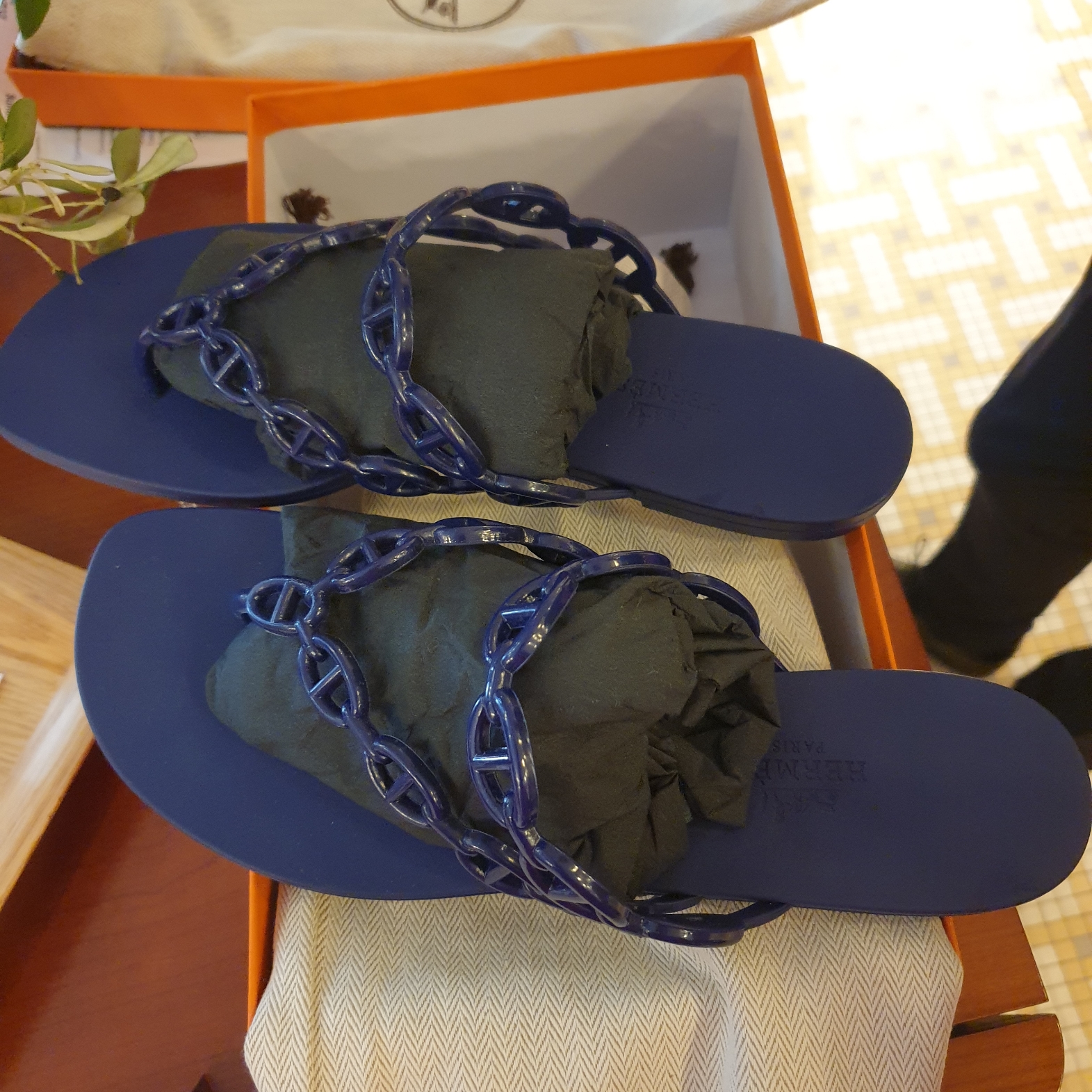 (W) Hermes Island Sandal & Violet Iris 착용 스타일 - 1