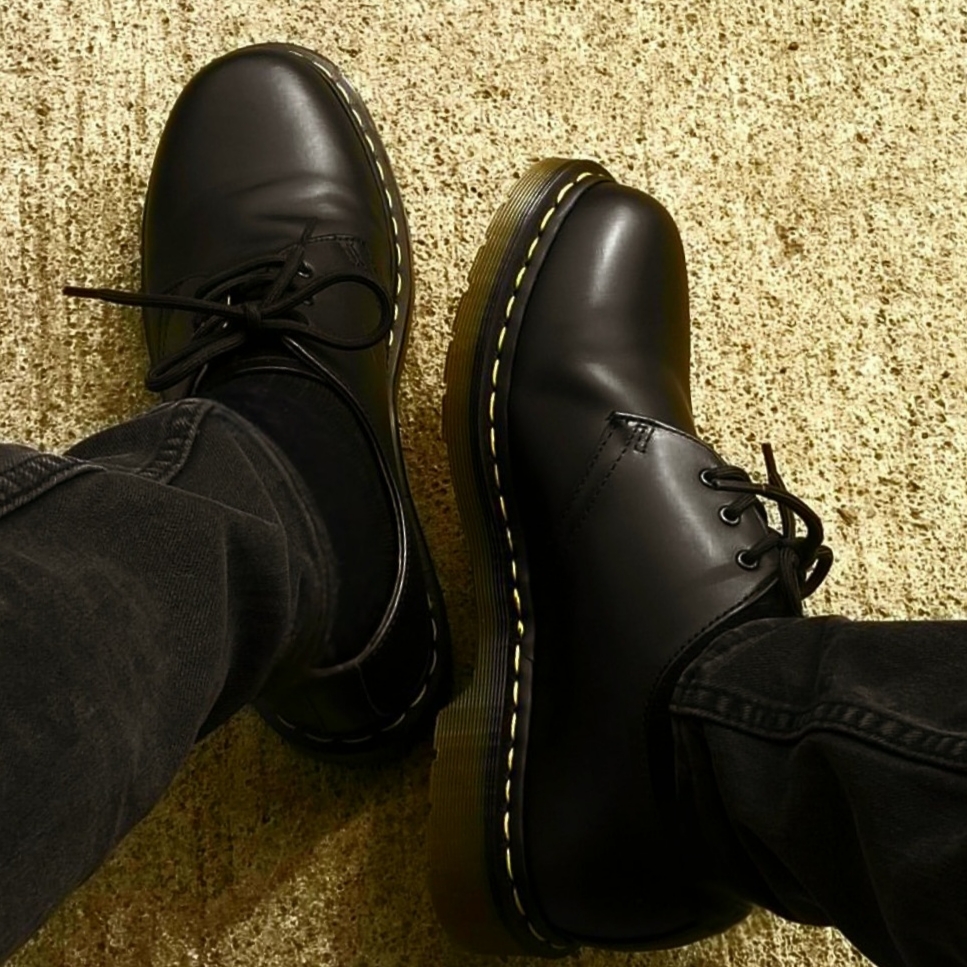 Dr. Martens 1461 Nappa Black 착용 스타일