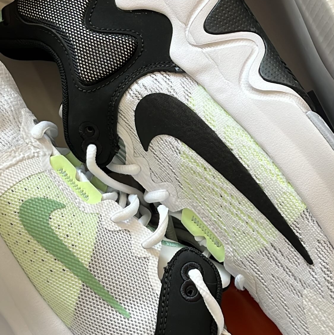 Nike Giannis Immortality 2 EP White Black 착용 스타일