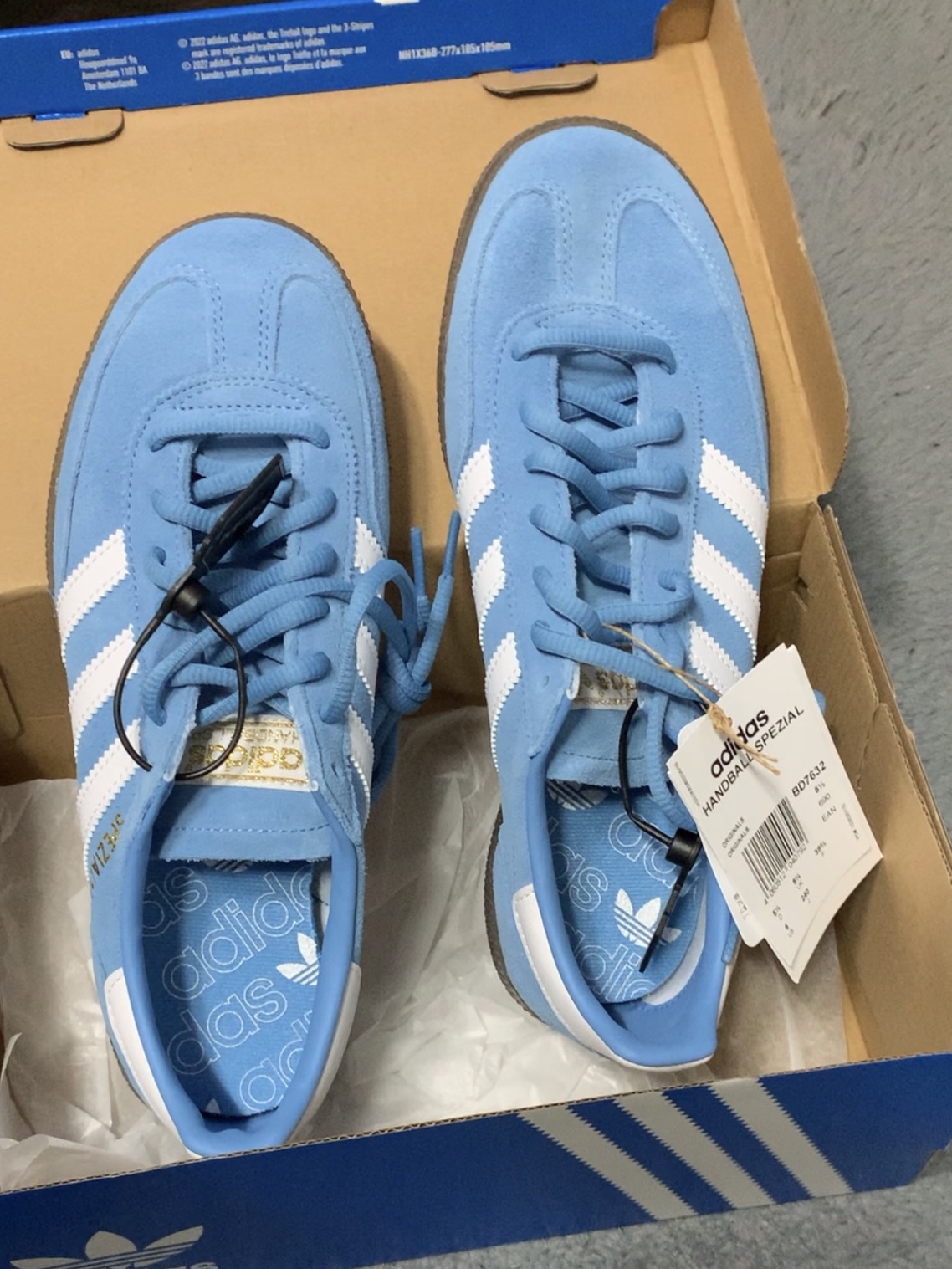 Adidas Spezial Handball Light Blue, Adidas Samba OG Cloud White 착용 스타일 - 3