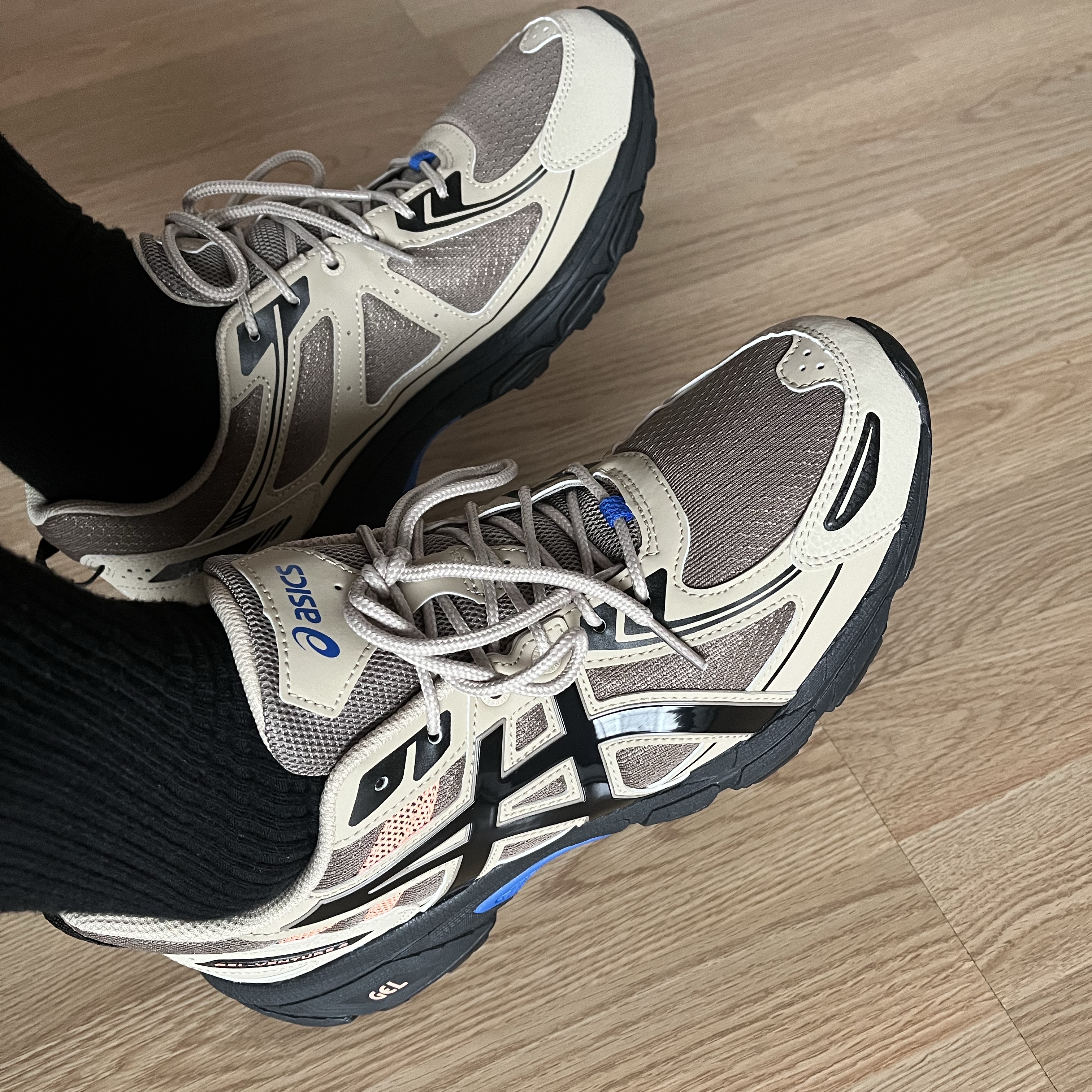 Asics Gel-Venture 6 SPS Pepper Black 착용 스타일