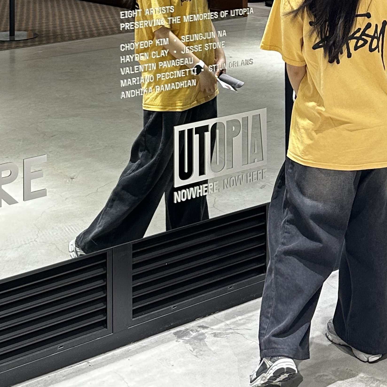 (W) Nike Zoom Vomero 5 Cobblestone and Flat Pewter, Stussy Basic Stussy Pigment Dyed T-Shirt Honey 2023 착용 스타일 - 2