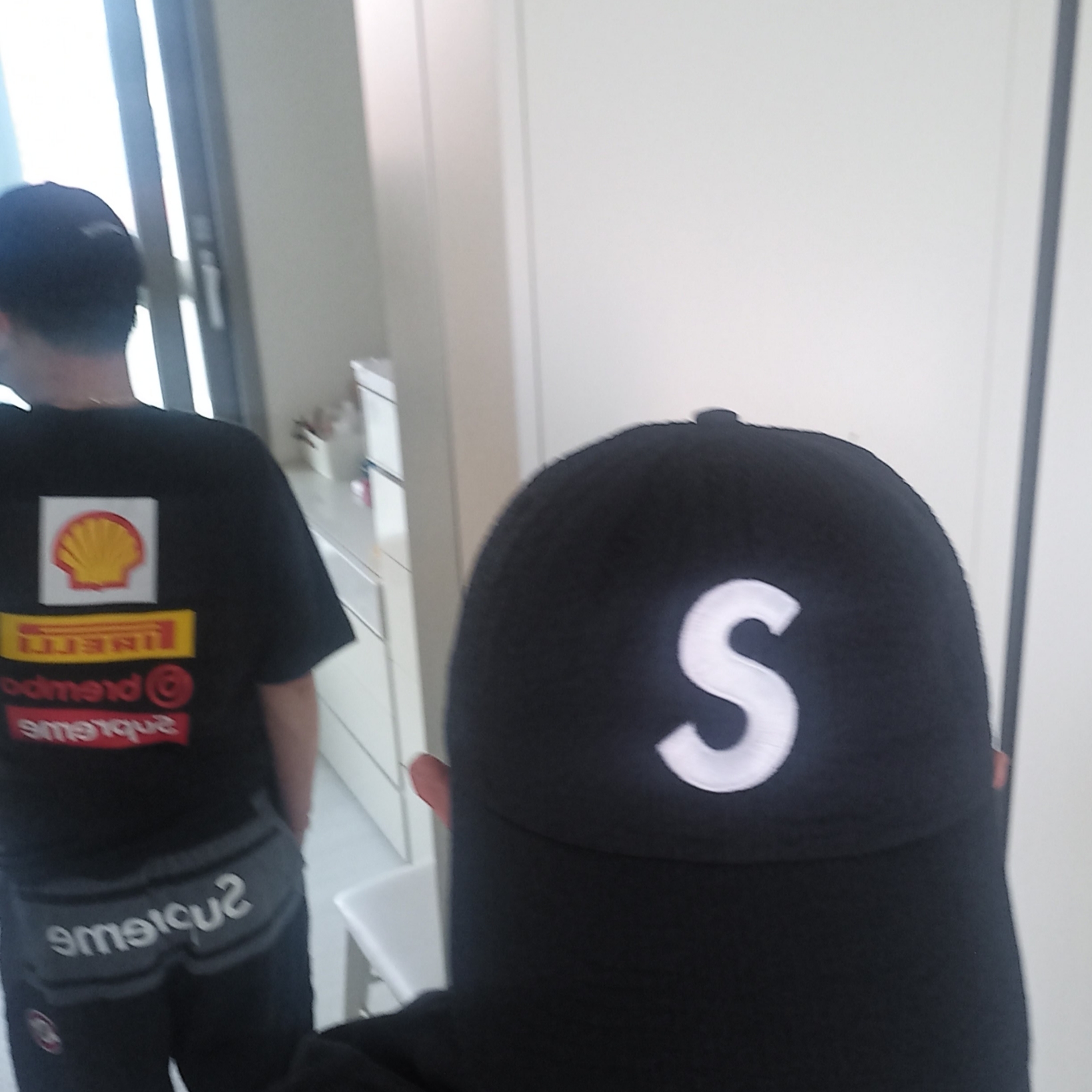 Supreme x Ducati Logos T-Shirt Black - 24SS, Supreme Seersucker S Logo 6-Panel Black - 24SS 착용 스타일 - 5