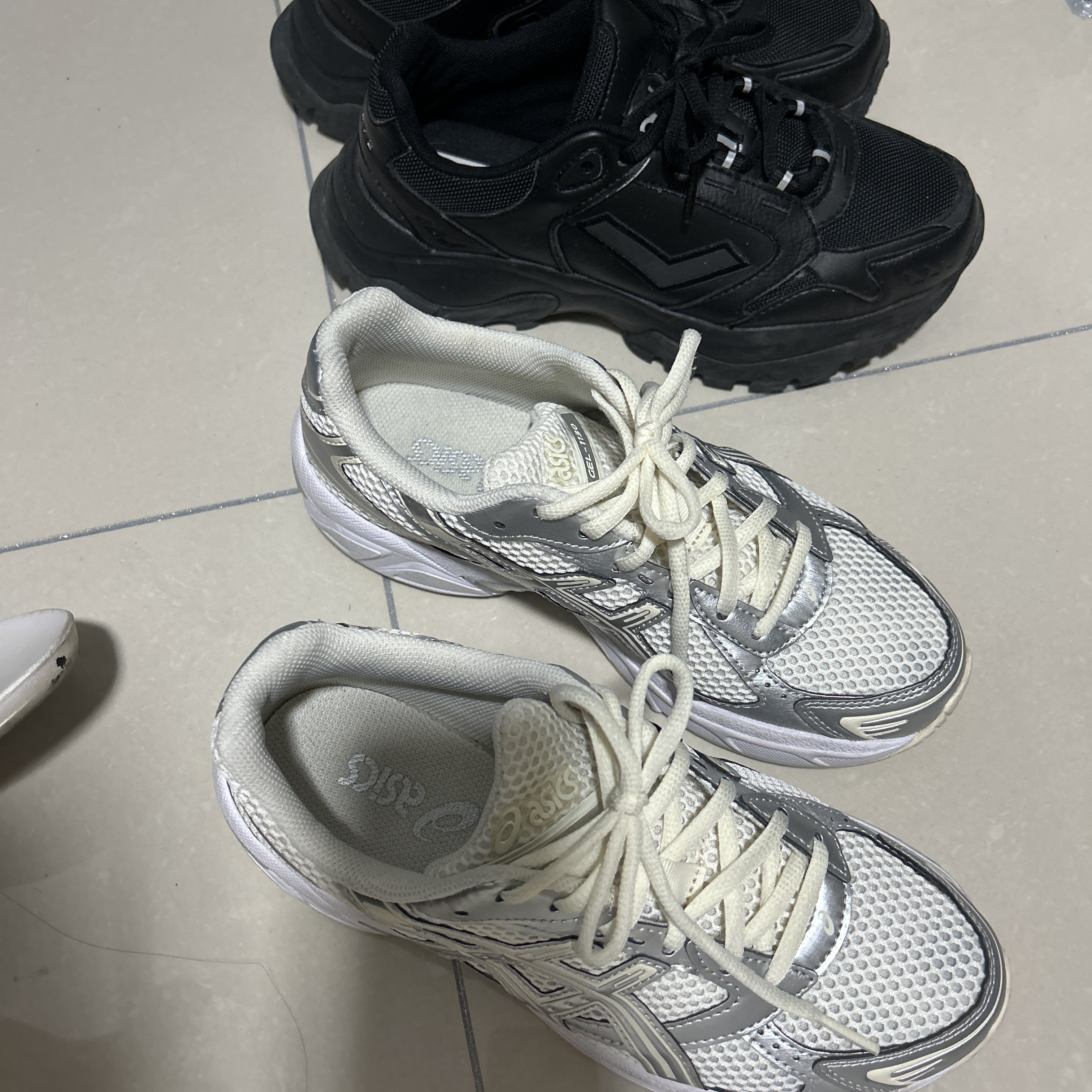 (W) Asics Gel-1130 Cream Pure Silver 착용 스타일