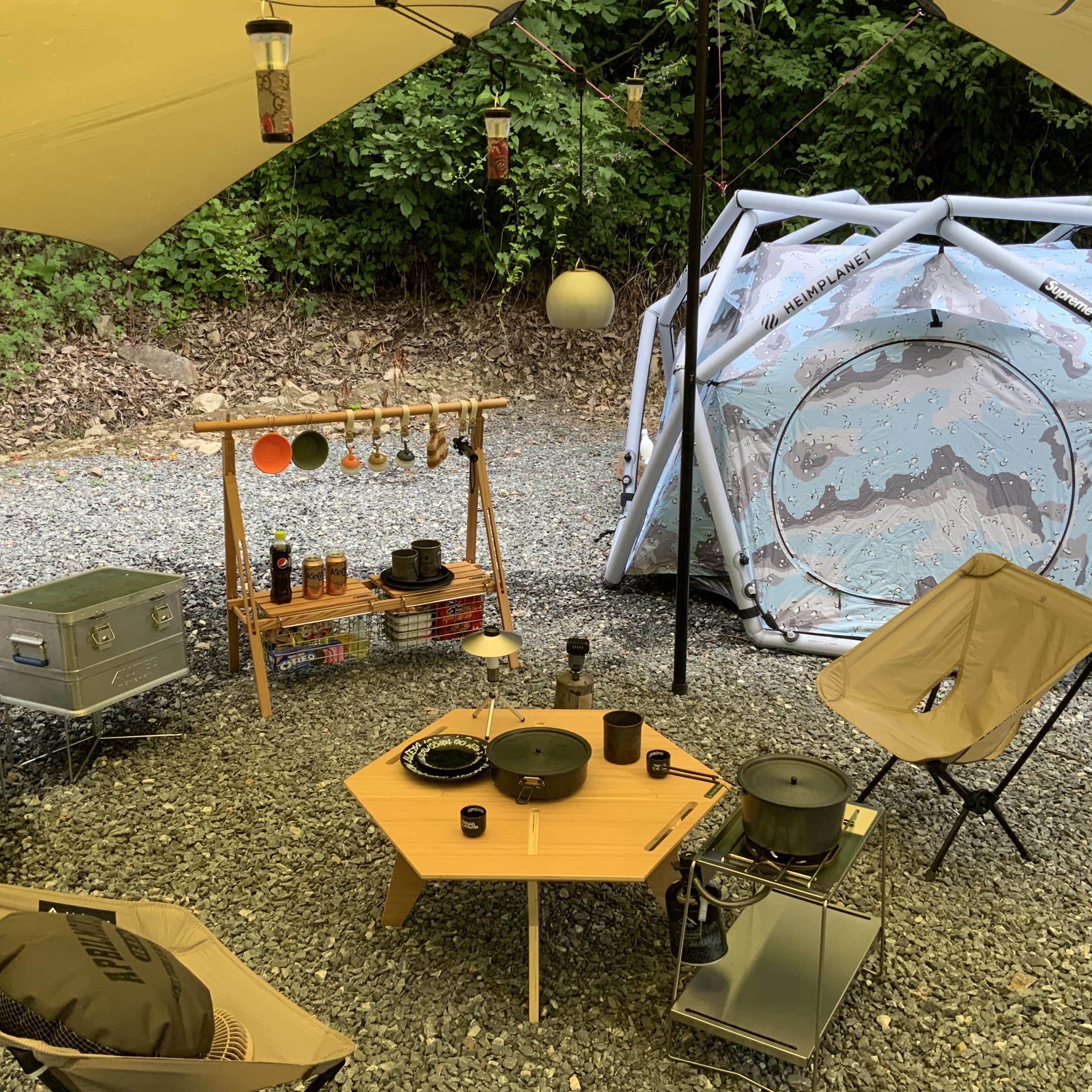 Supreme x Heimplanet Cave XL Tent Camo - 24SS, Helinox Chair Zero L Sand 착용 스타일