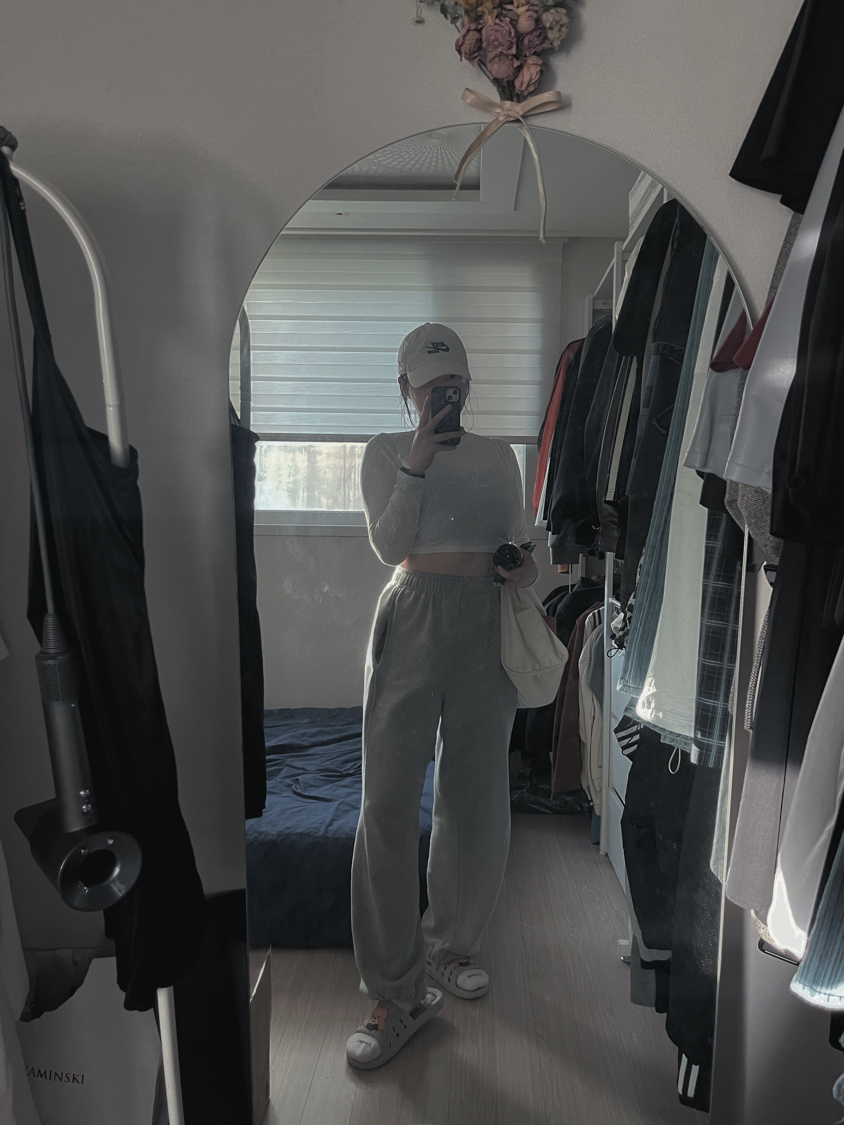 Nike H86 Korea Cap White, (W) Nike Swoosh Medium Support Padded Sports Bra Black - Asia 착용 스타일