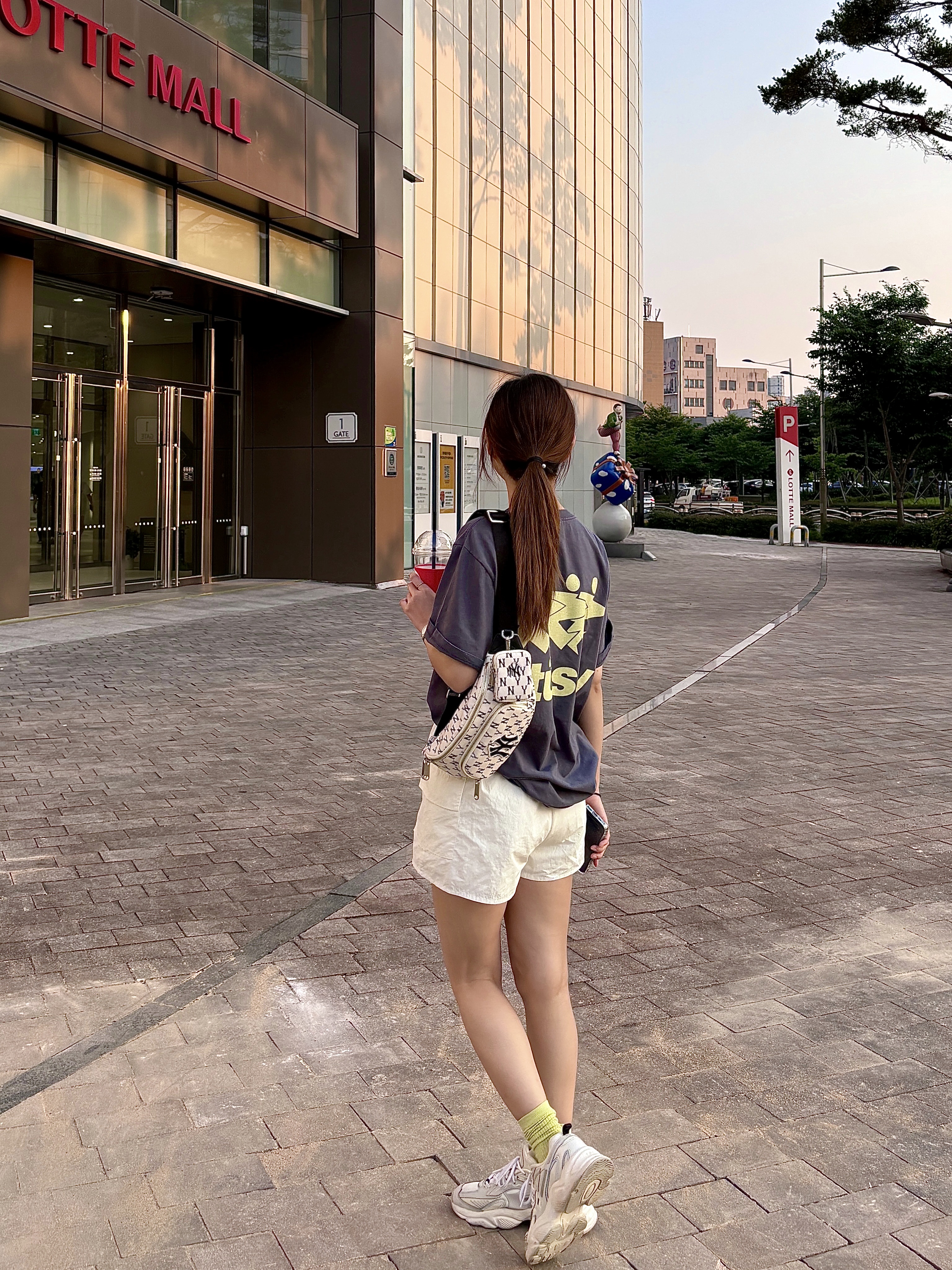 Stussy Surfwalk Pigment Dyed T-Shirt Indigo 착용 스타일 - 2