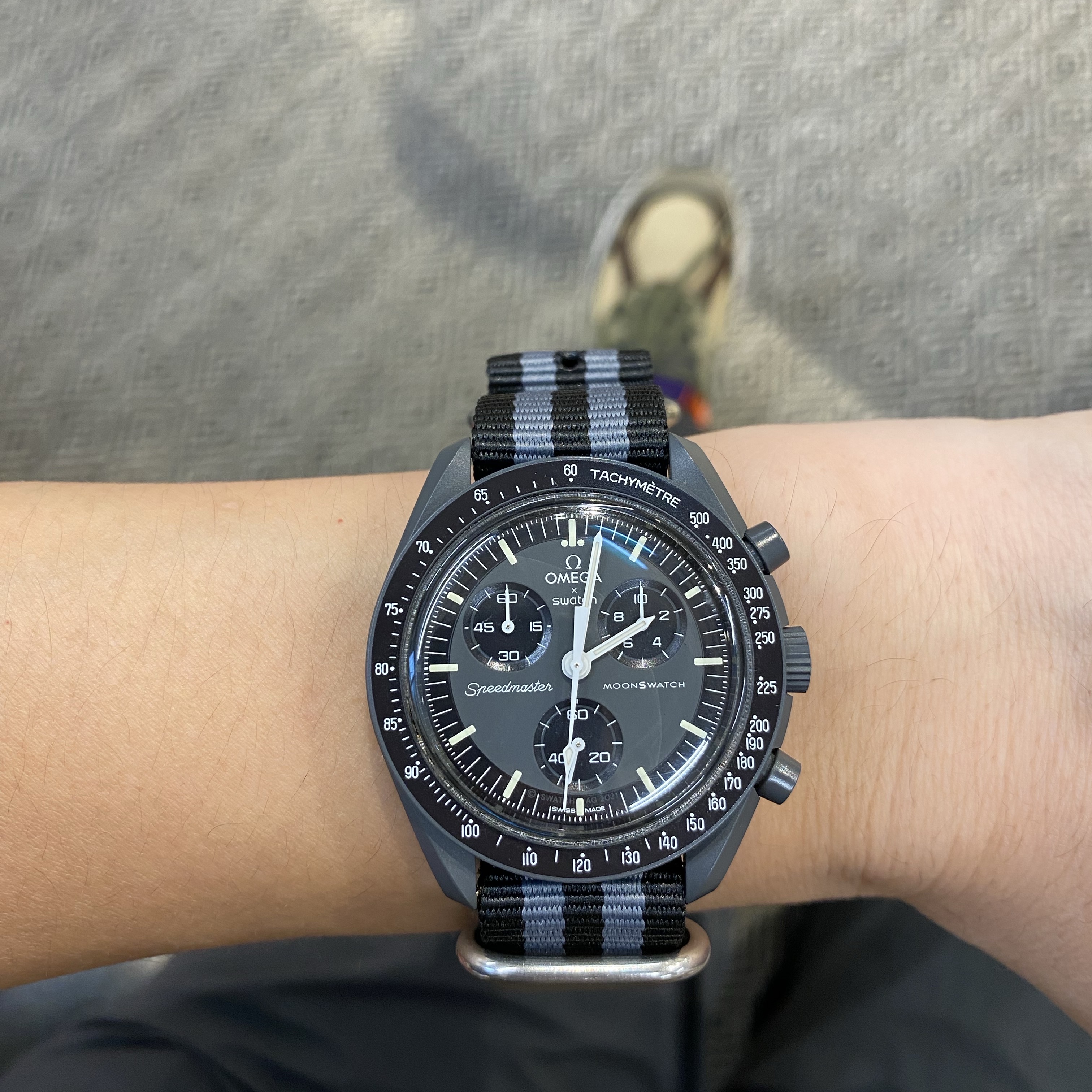 Swatch x Omega Bioceramic MoonSwatch Mission To Mercury 착용 스타일
