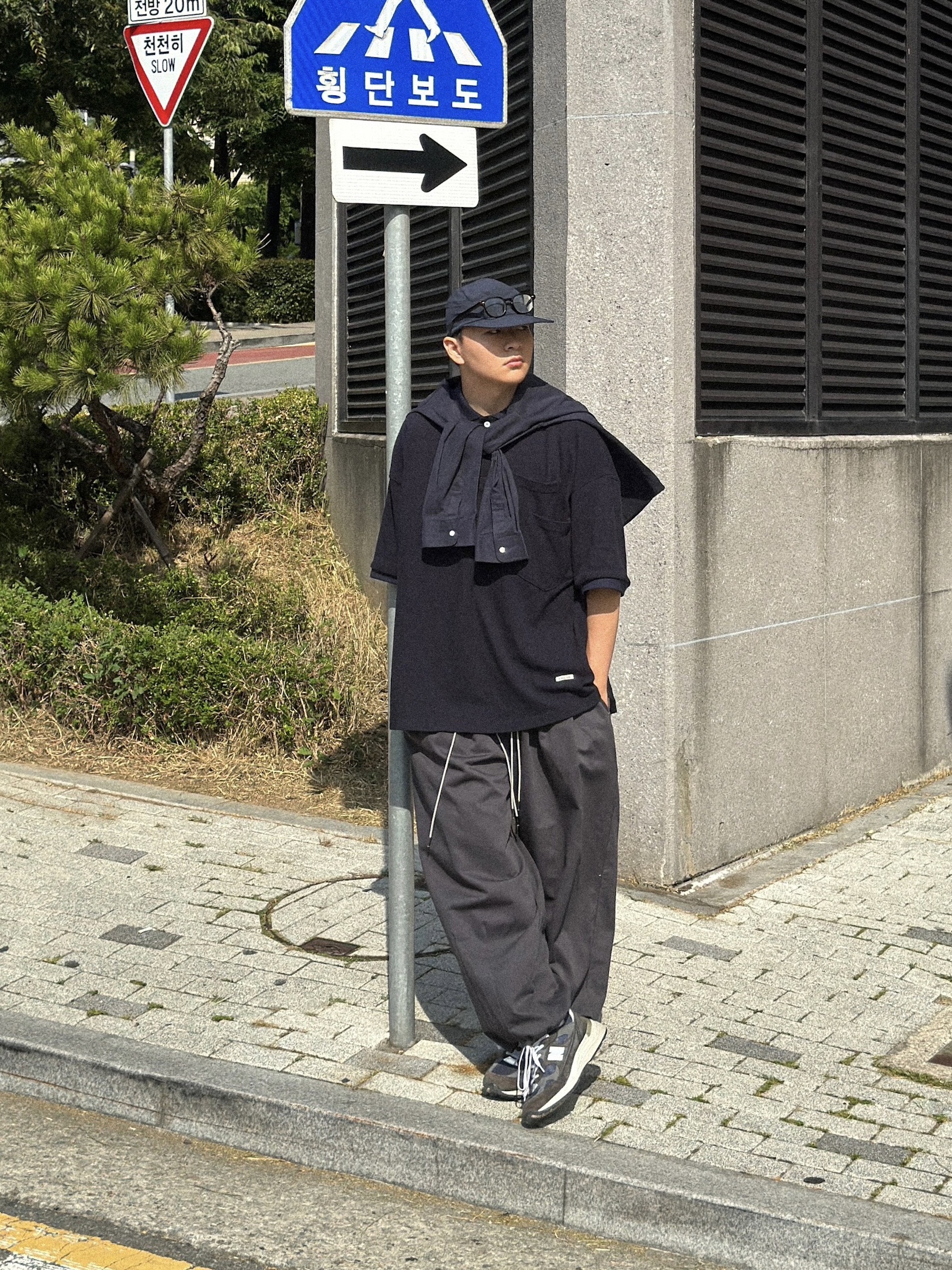 New Balance 992 Made in USA Navy 착용 스타일 - 1