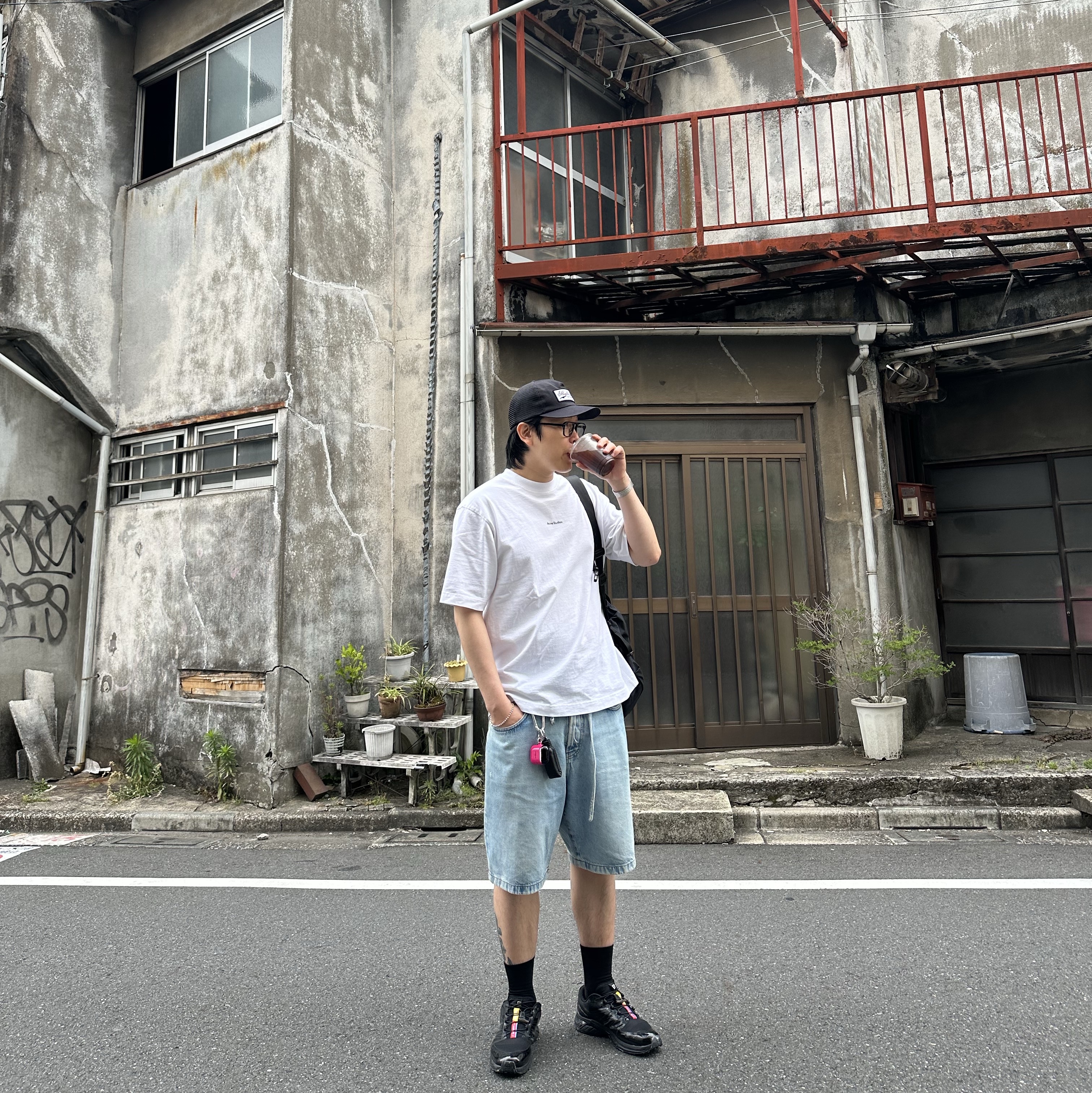 Neighborhood Mesh Cap-1 Black, Acne Studios Logo T-Shirt Optic White 착용 스타일