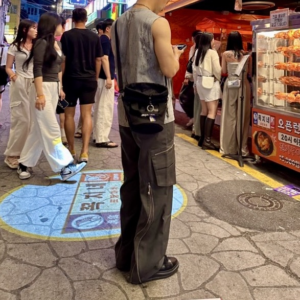 Curated Parade Flow Trousers Dark Grey, Supreme Cinch Bag Black - 24SS 착용 스타일