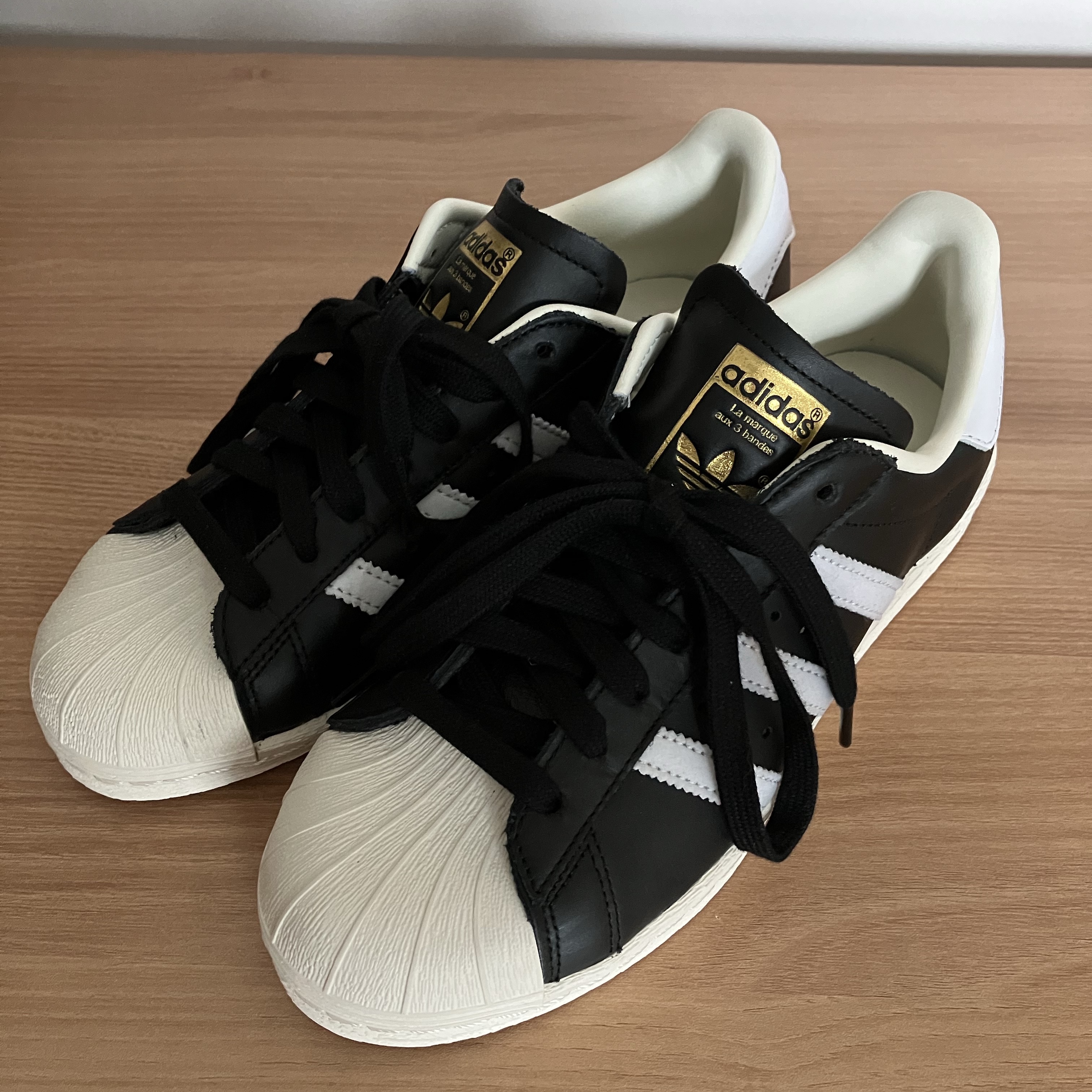 Adidas Superstar 82 FI Core Black 착용 스타일