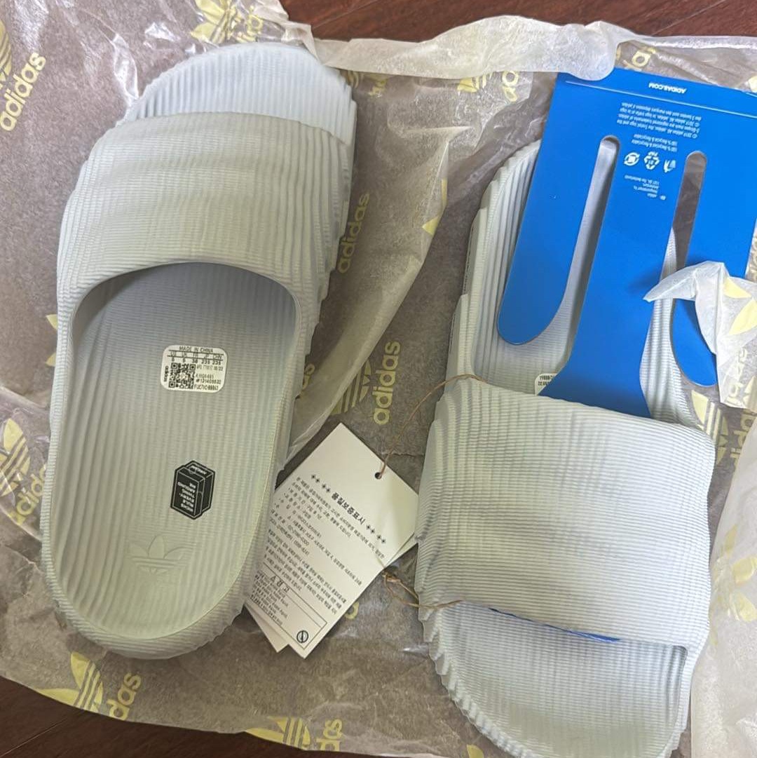 Adidas Adilette 22 Clear Grey 착용 스타일