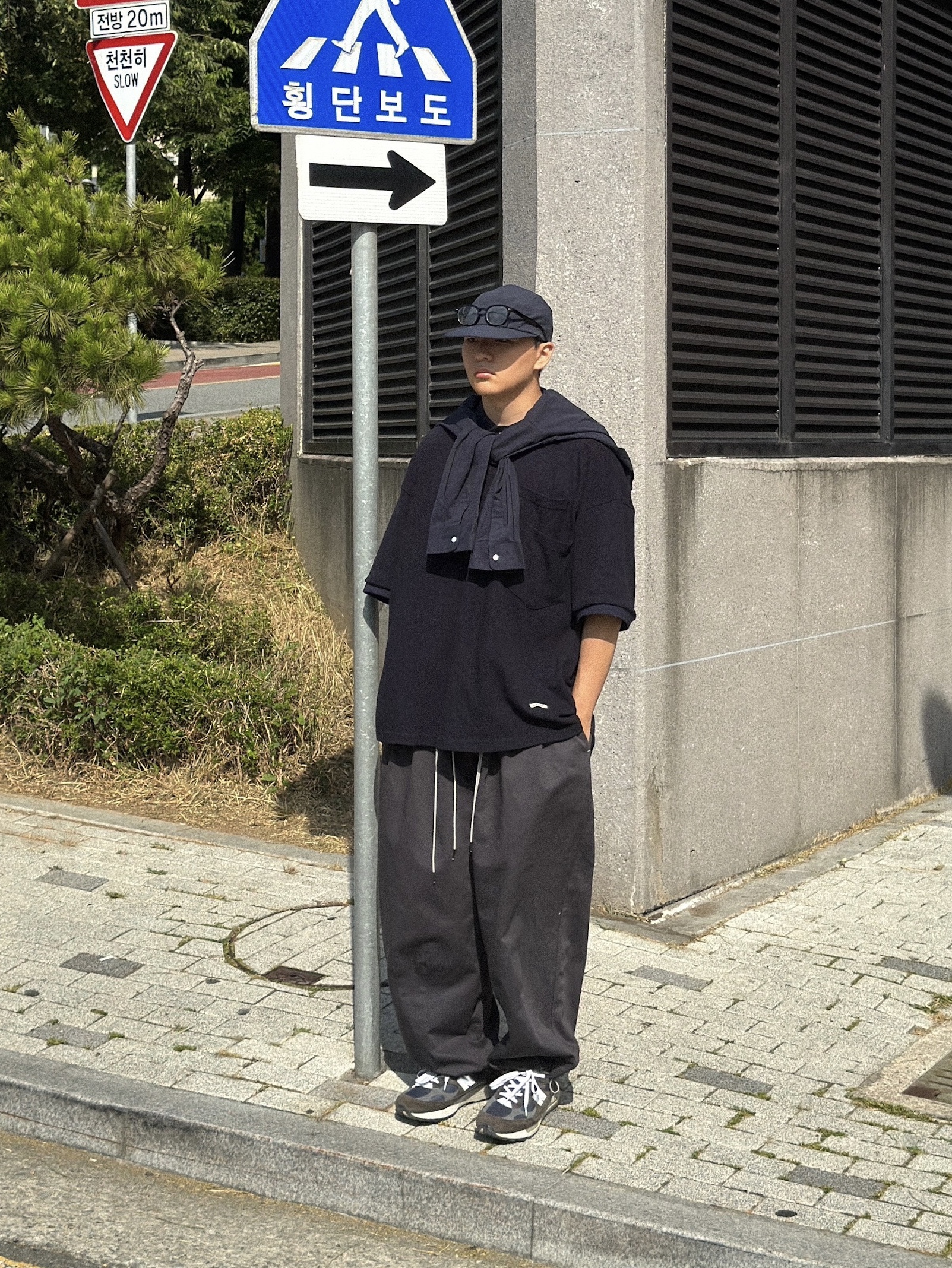 New Balance 992 Made in USA Navy 착용 스타일 - 2
