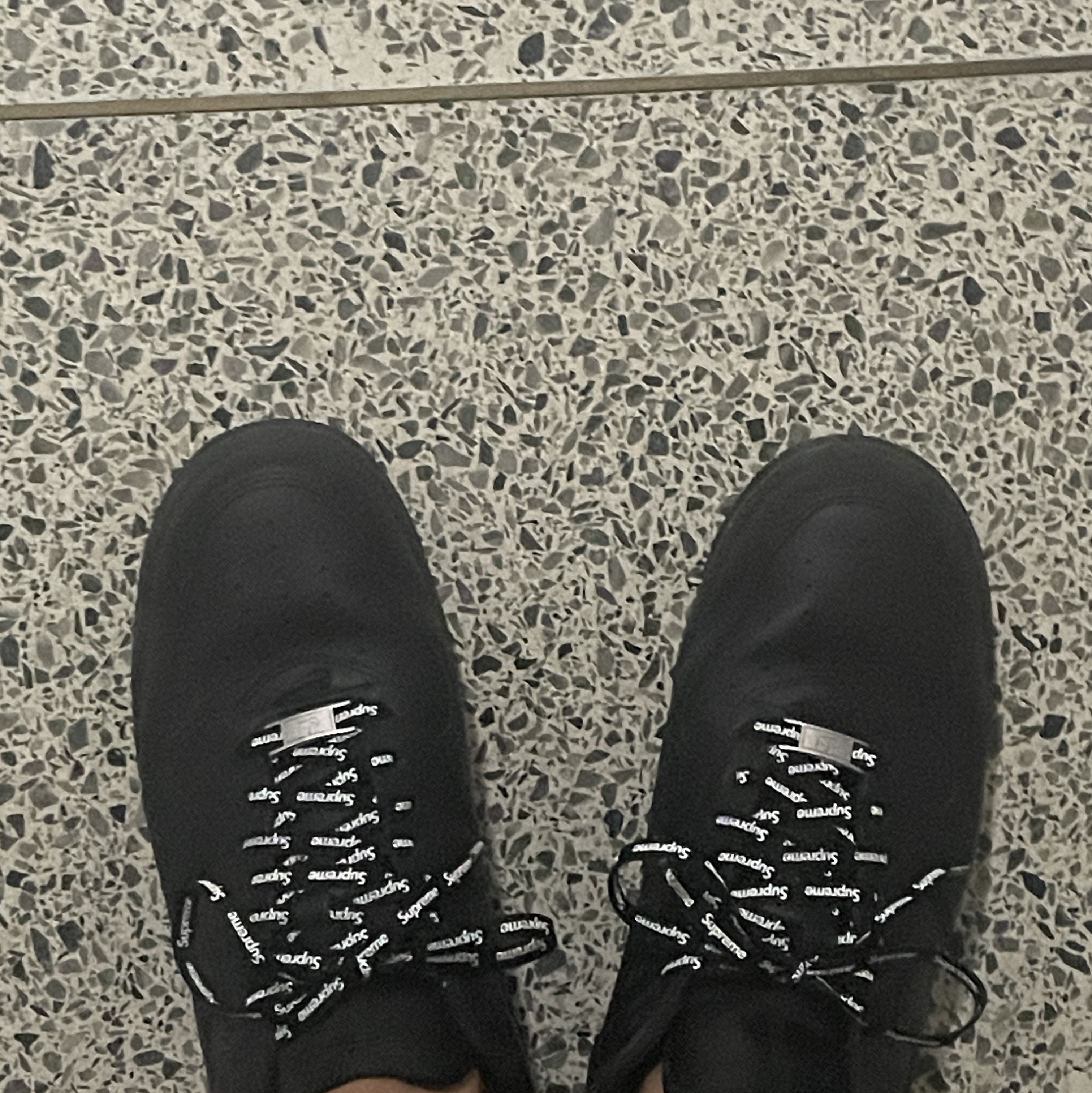 Nike x Supreme Air Force 1 Low Black 착용 스타일