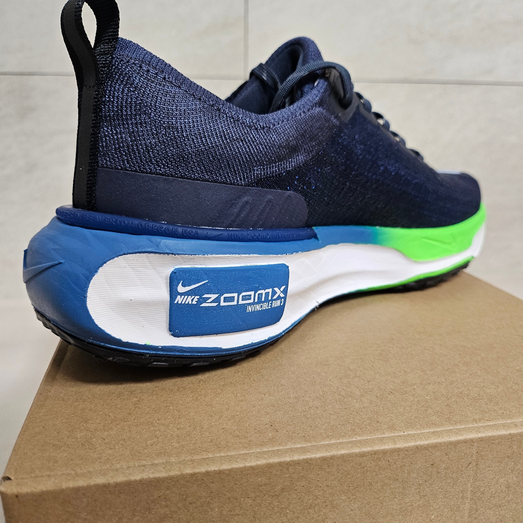 Nike Invincible 3 Thunder Blue Black 착용 스타일 - 4