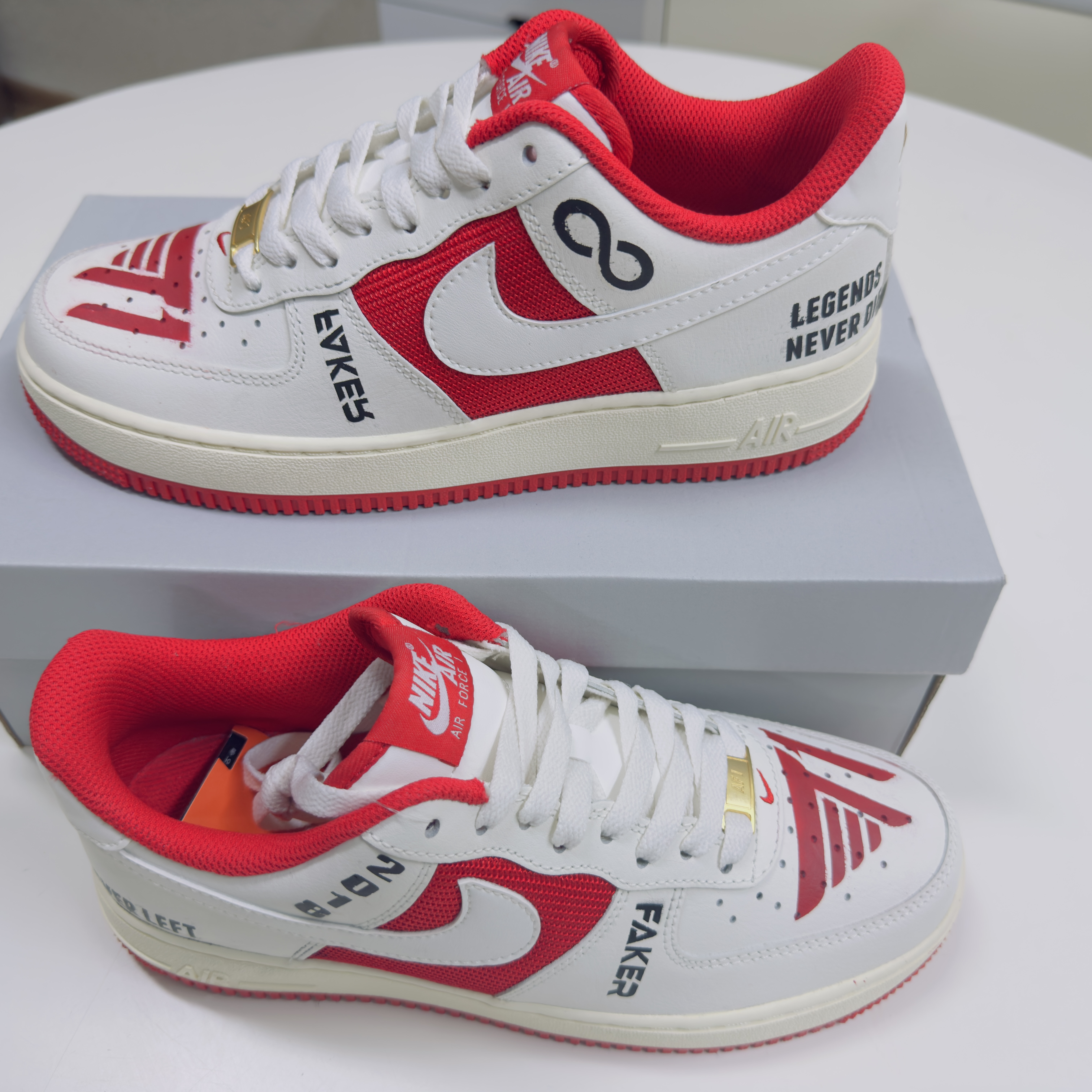 Nike Air Force 1 '07 Sail University Red 착용 스타일 - 1