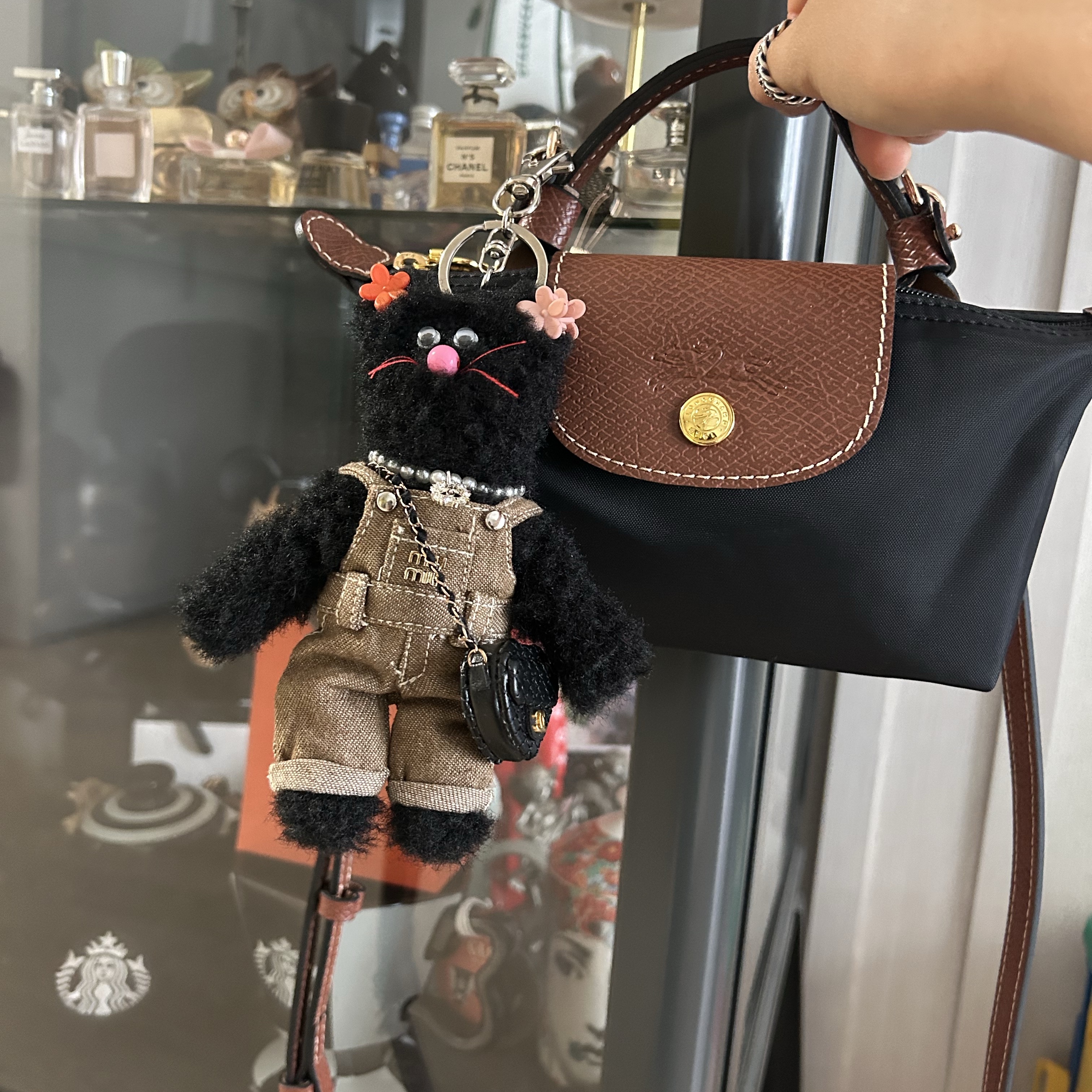 Longchamp Le Pliage Original Handle Pouch Black 착용 스타일