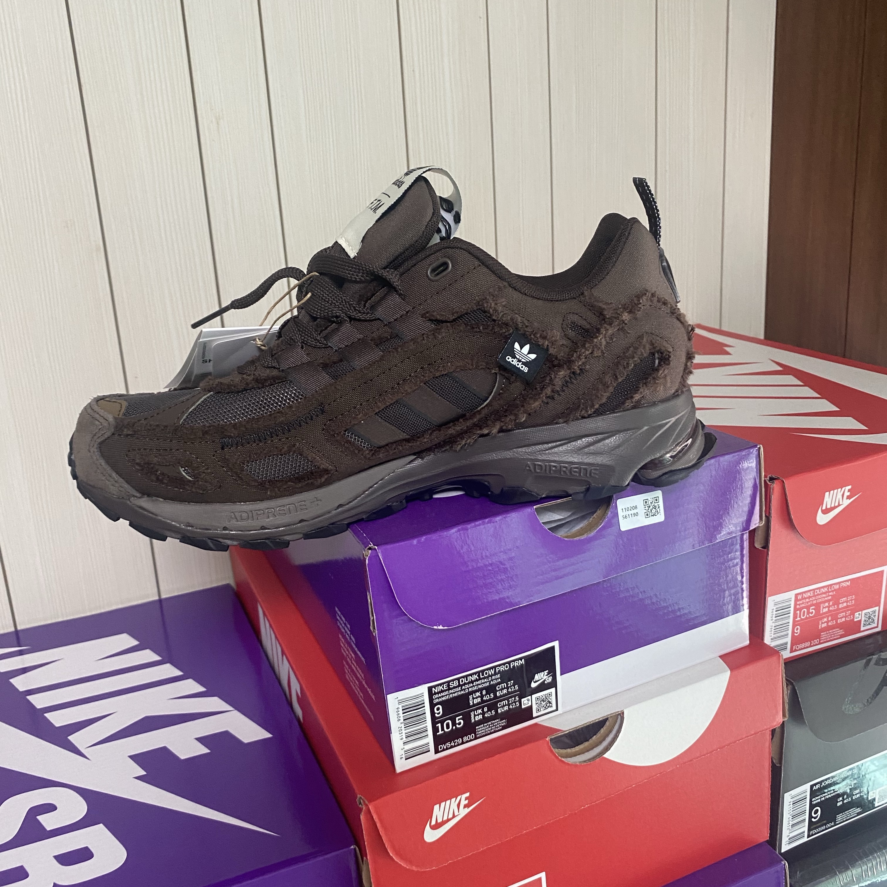 Adidas x Song for the Mute Shadowturf Dark Brown 착용 스타일 - 2