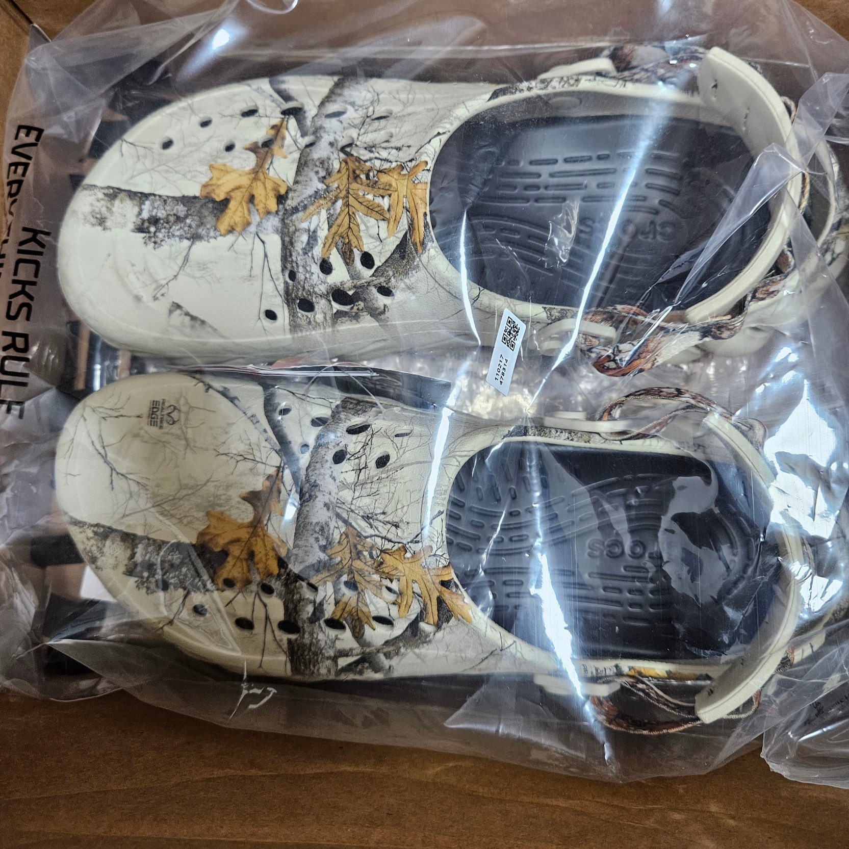 Crocs Echo Clog Real Tree Bone 착용 스타일 - 2