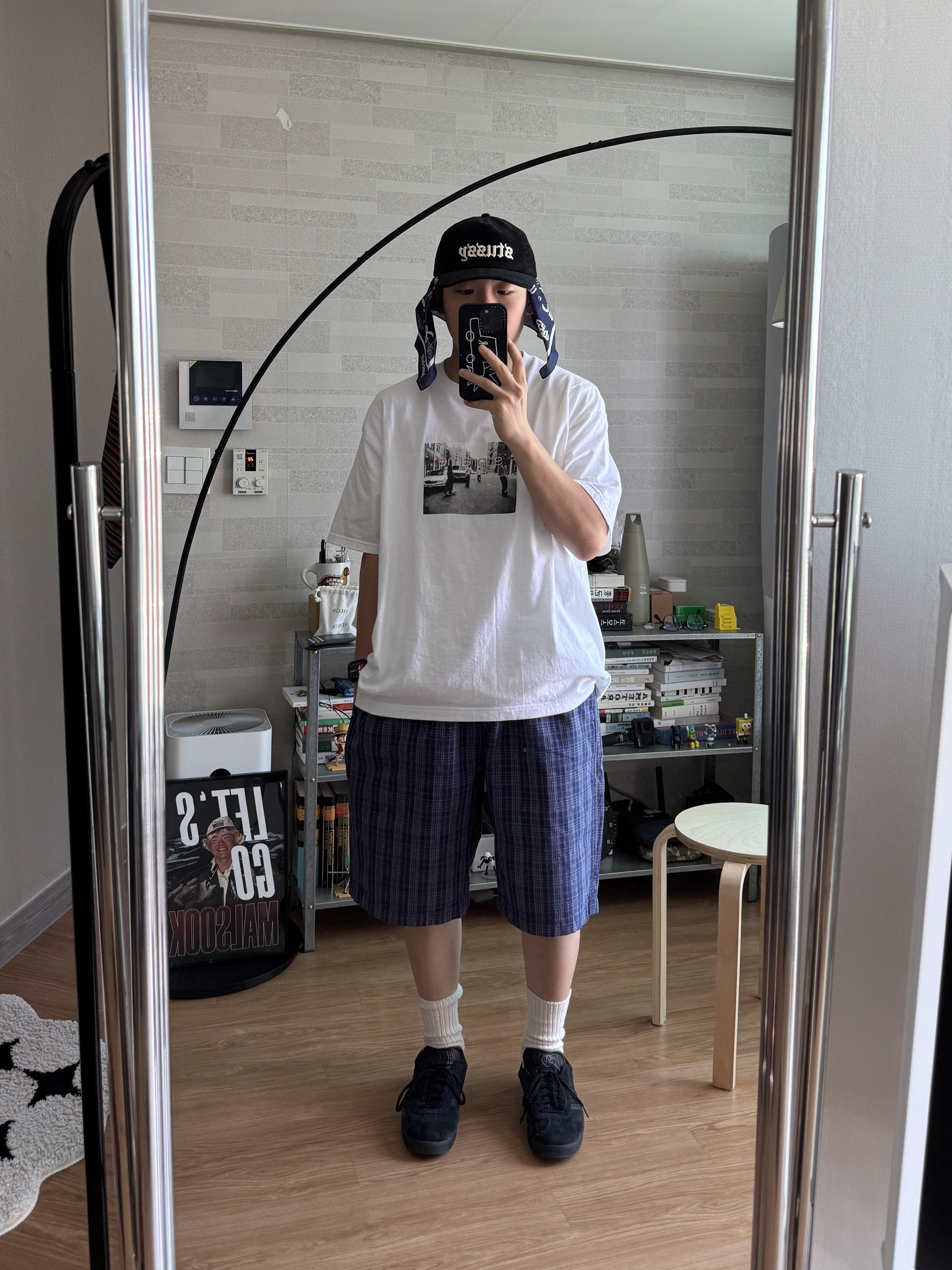 Stussy Mid-Depth Old English Snapback Black, Supreme Crew 96 T-Shirt White - 24SS 착용 스타일 - 1