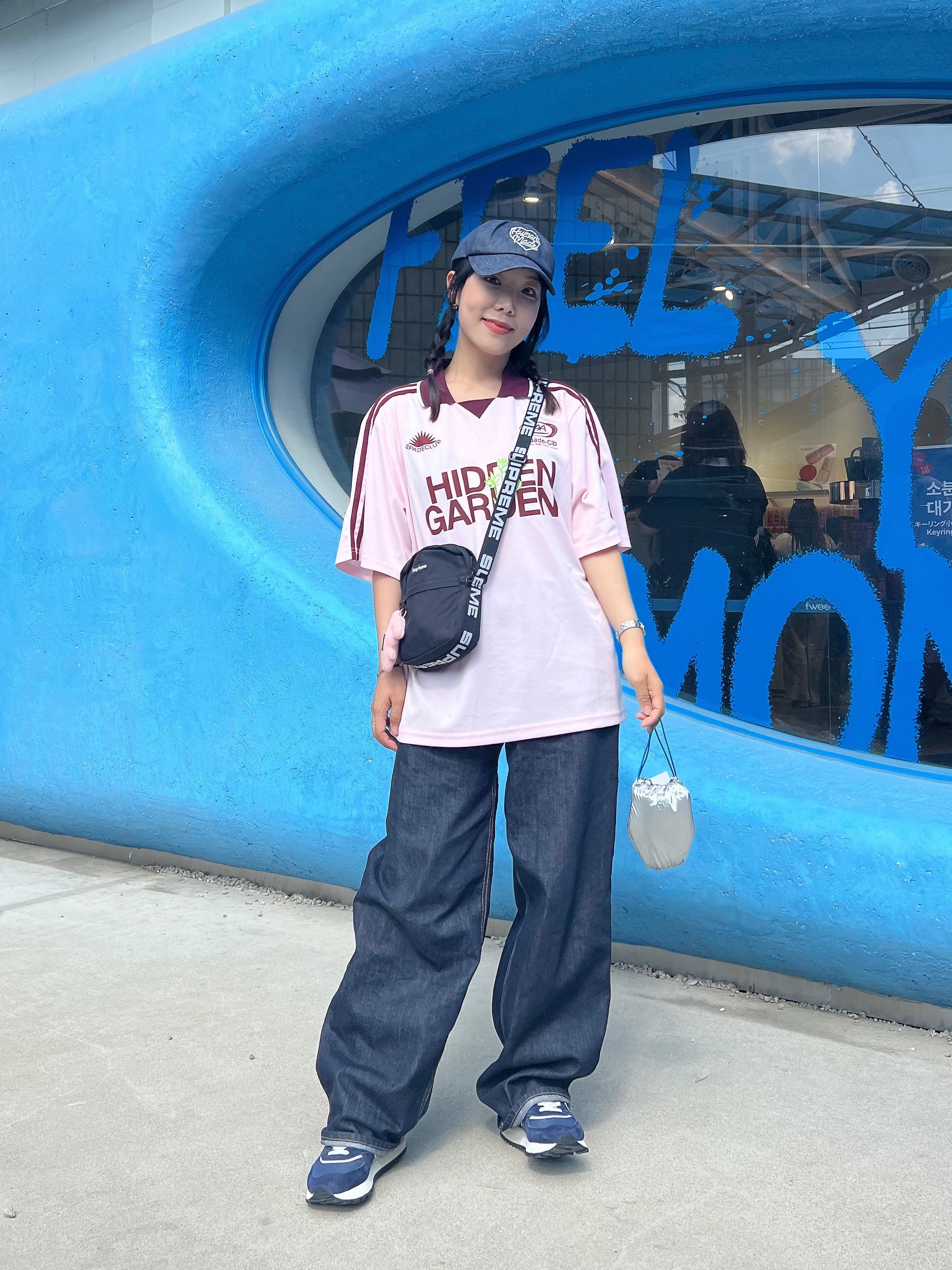Human Made 6 Panel Denim Cap Indigo, New Balance 574 Legacy Navy 착용 스타일 - 2