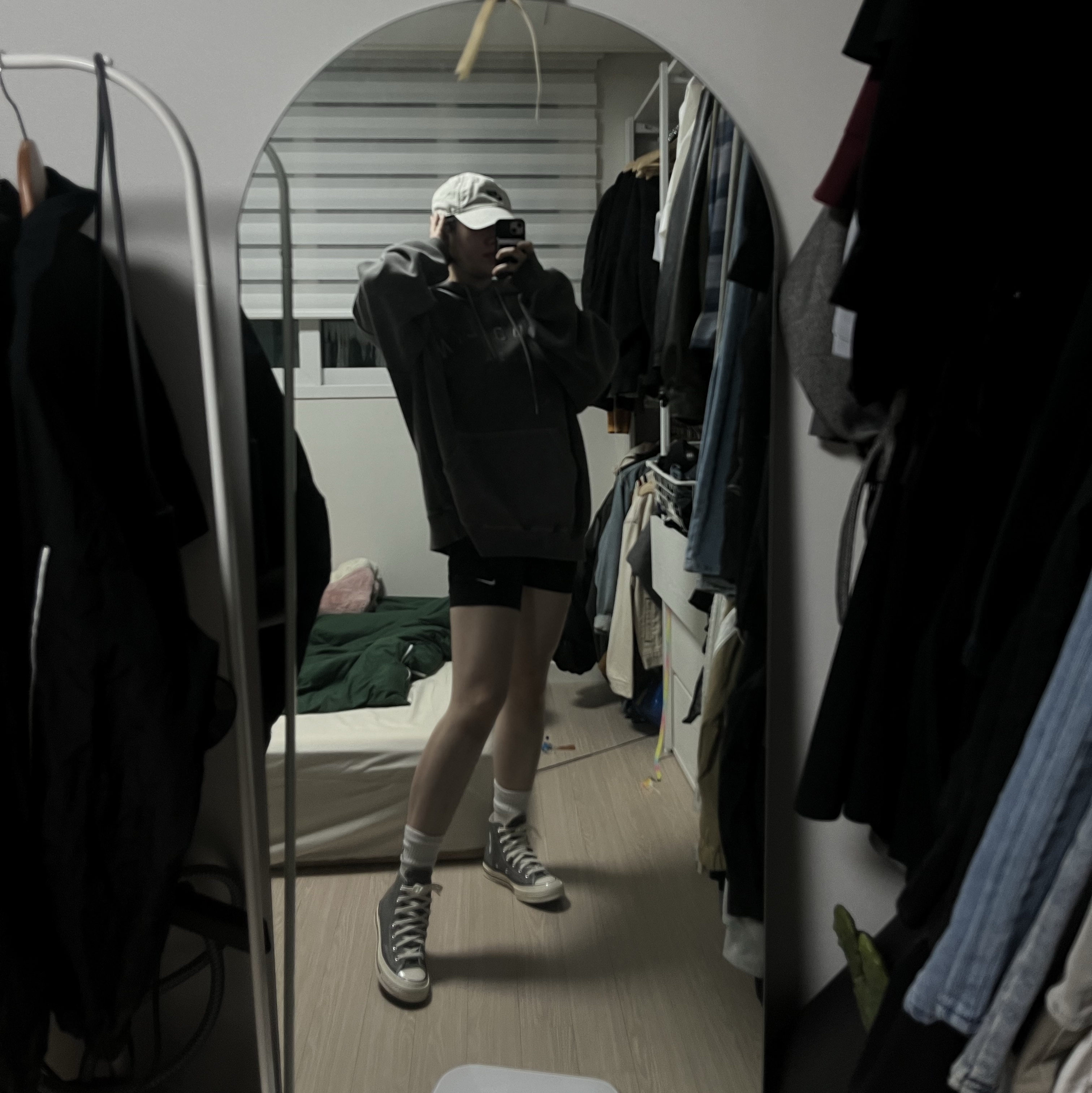 Converse Chuck 70 High Seasonal Color Vintage Canvas Iron Grey, (W) Nike NSW Classics High Waisted 8 Inch Biker Shorts Black - Asia 착용 스타일 - 1