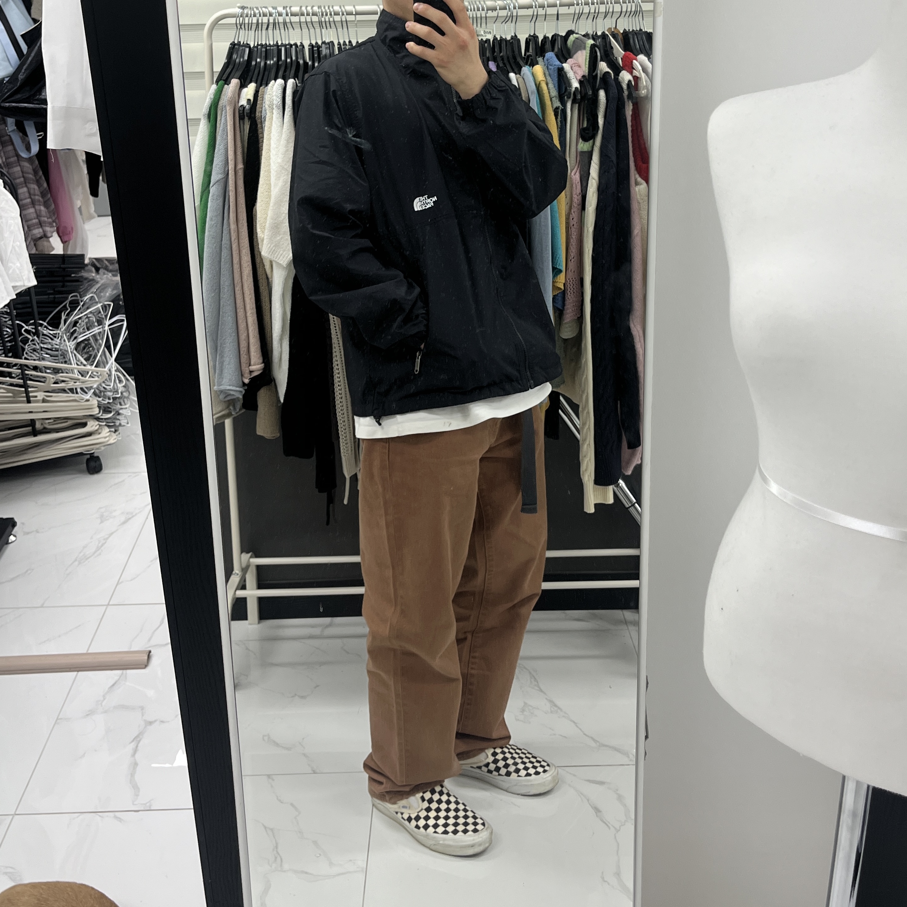 Supreme Regular Jean Brown - 24SS 착용 스타일 - 2