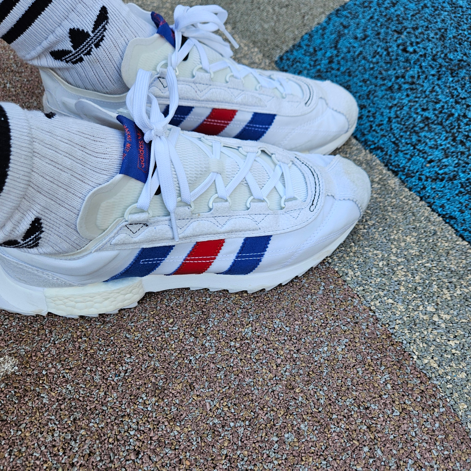 Adidas SL 7600 White Collegiate Navy 착용 스타일 - 2