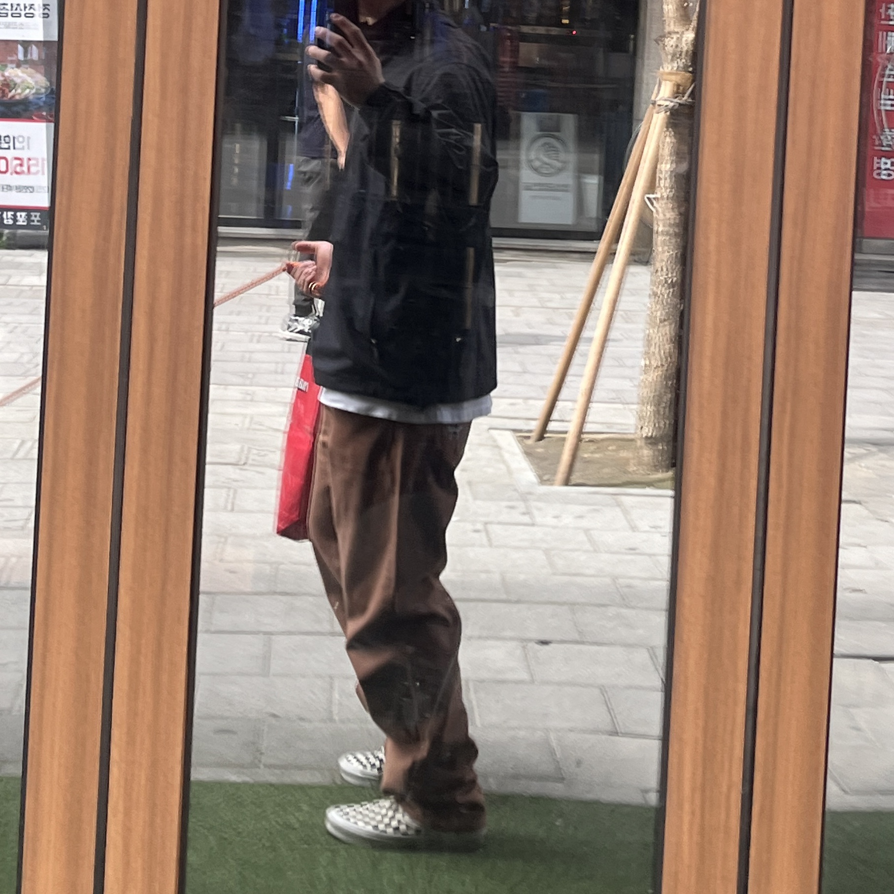 Supreme Regular Jean Brown - 24SS 착용 스타일 - 3