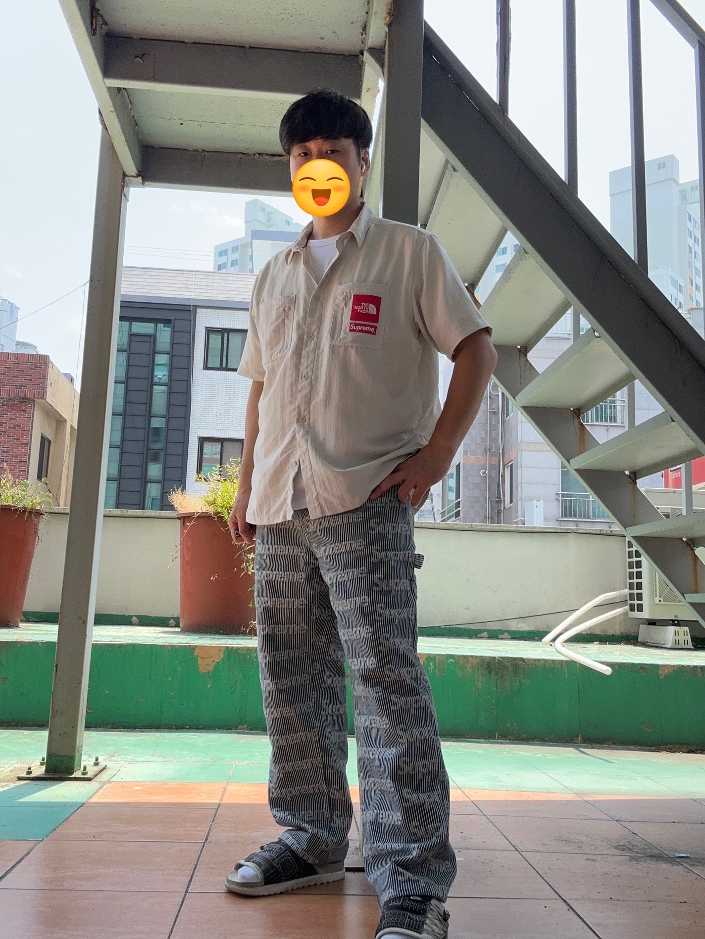 Supreme Denim Painter Pants Stripe - 24SS, Supreme x The North Face Trekking S/S Shirt Stone - 22SS 착용 스타일