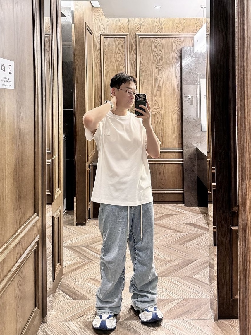 Wooyoungmi Shearling Wide Denim Pants Blue - 24SS, Balenciaga Cargo Sneakers Grey White Blue 착용 스타일 - 1