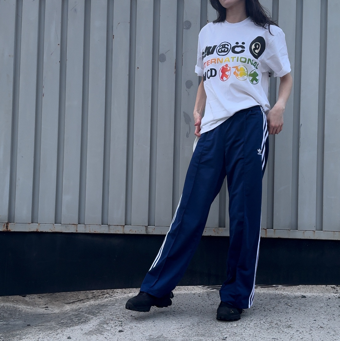 Stussy x Cactus Plant Flea Market International T-Shirt White, Roa Hiking Katharina Black 착용 스타일 - 2
