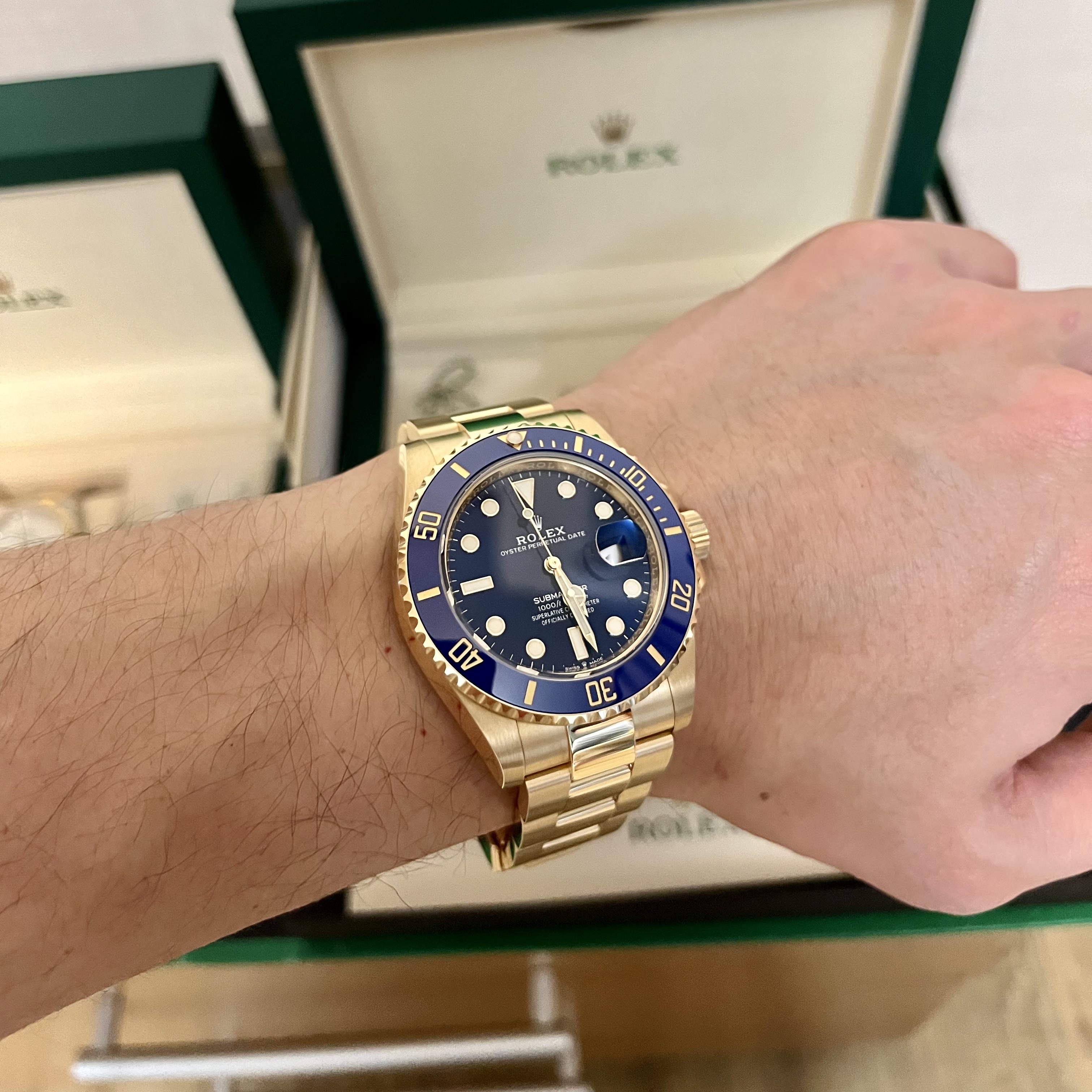 Rolex Submariner Date 41mm 126618LB Blue Green Oyster 착용 스타일