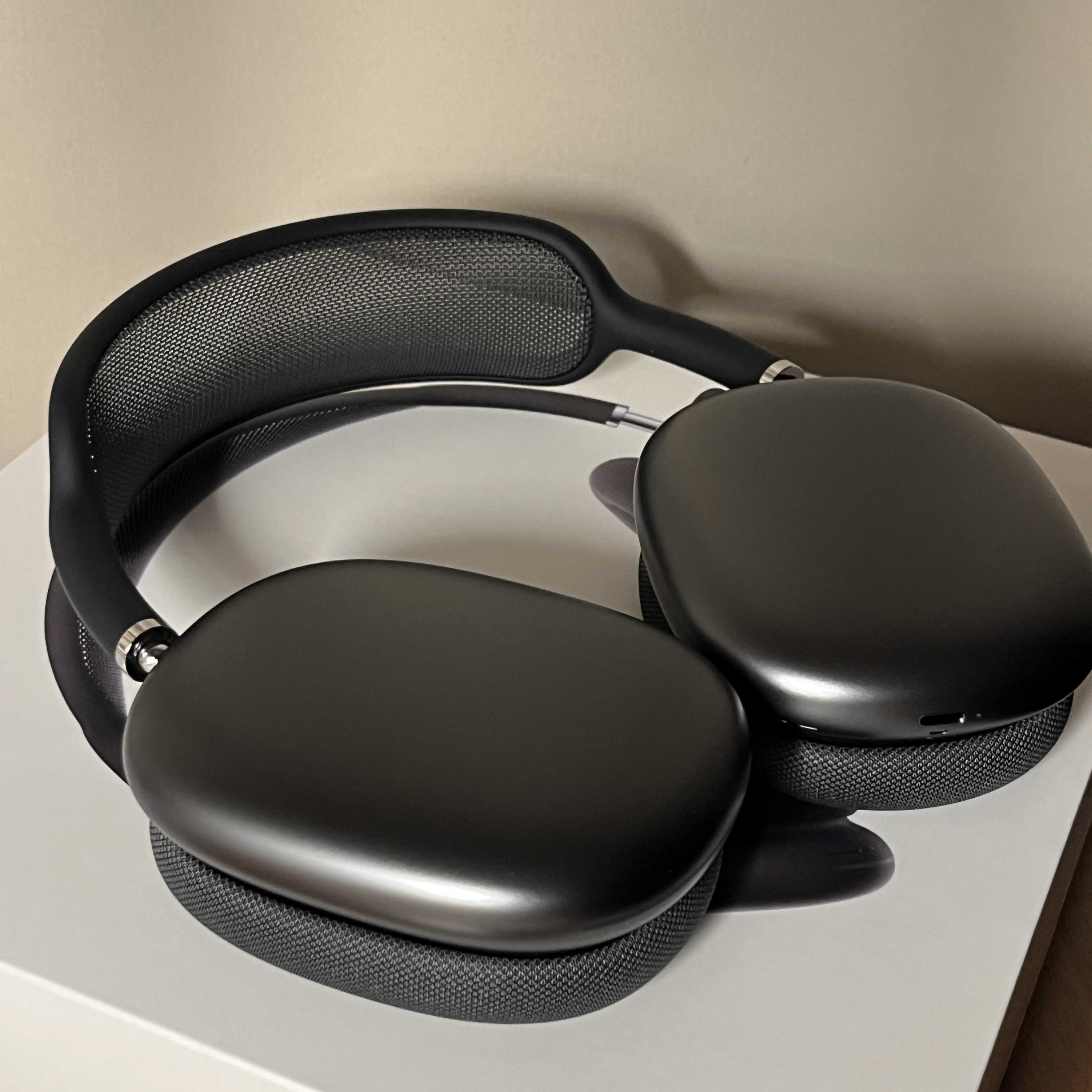 Apple AirPods Max Lightning Space Gray (Korean Ver.) 착용 스타일