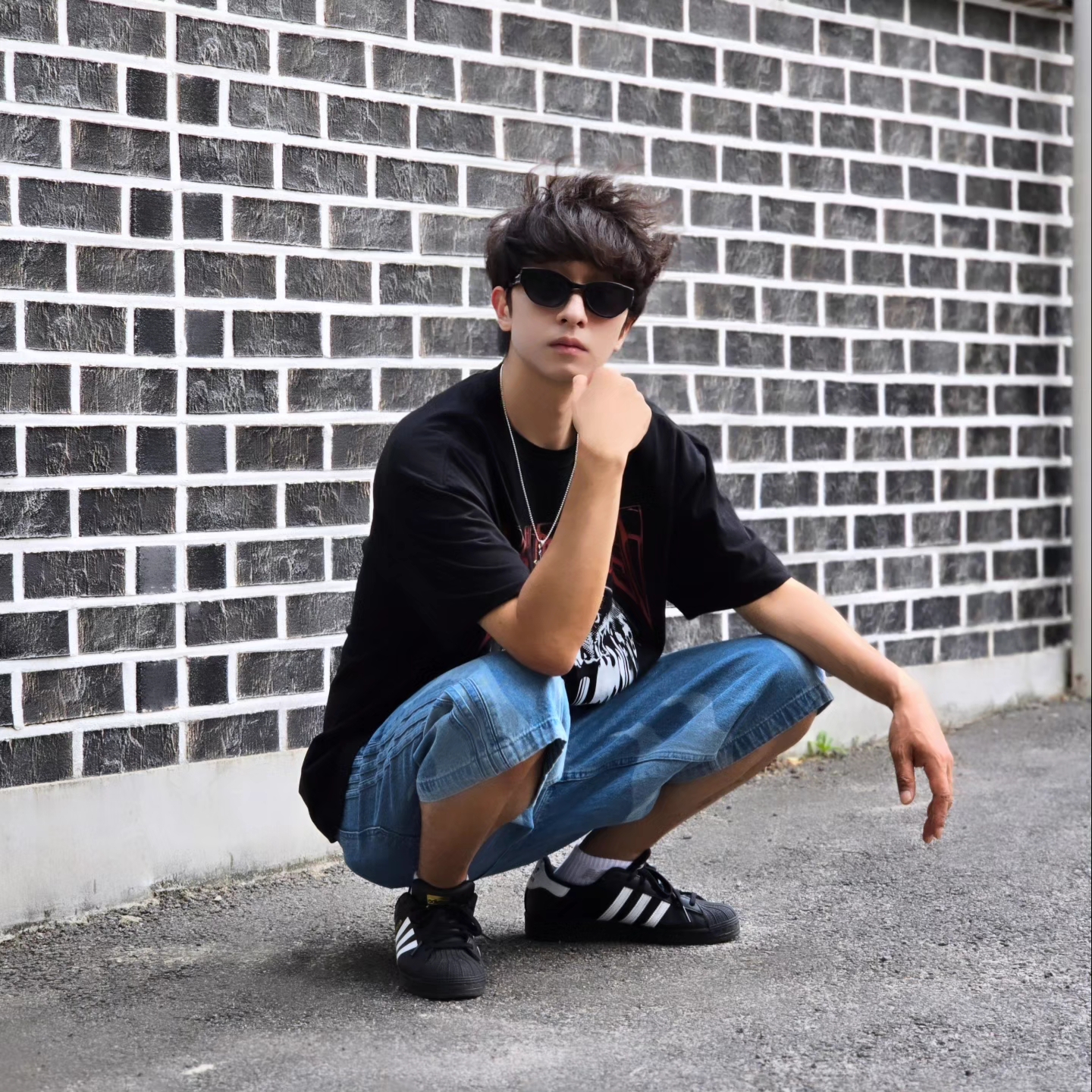 Adidas Flames Denim Shorts Blue - KR Sizing, Adidas Superstar Core Black White 착용 스타일 - 4