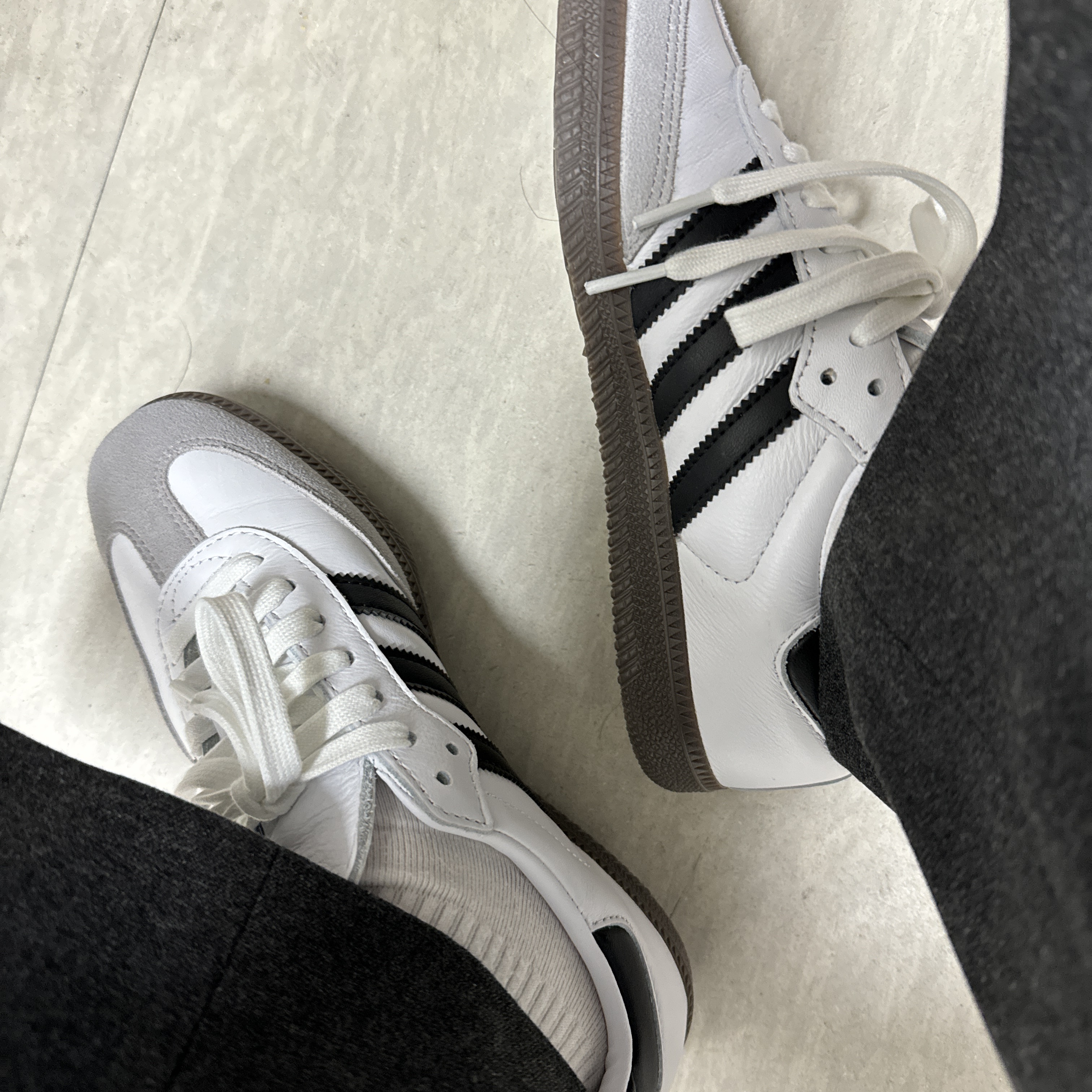 Adidas Samba OG Cloud White 착용 스타일 - 2