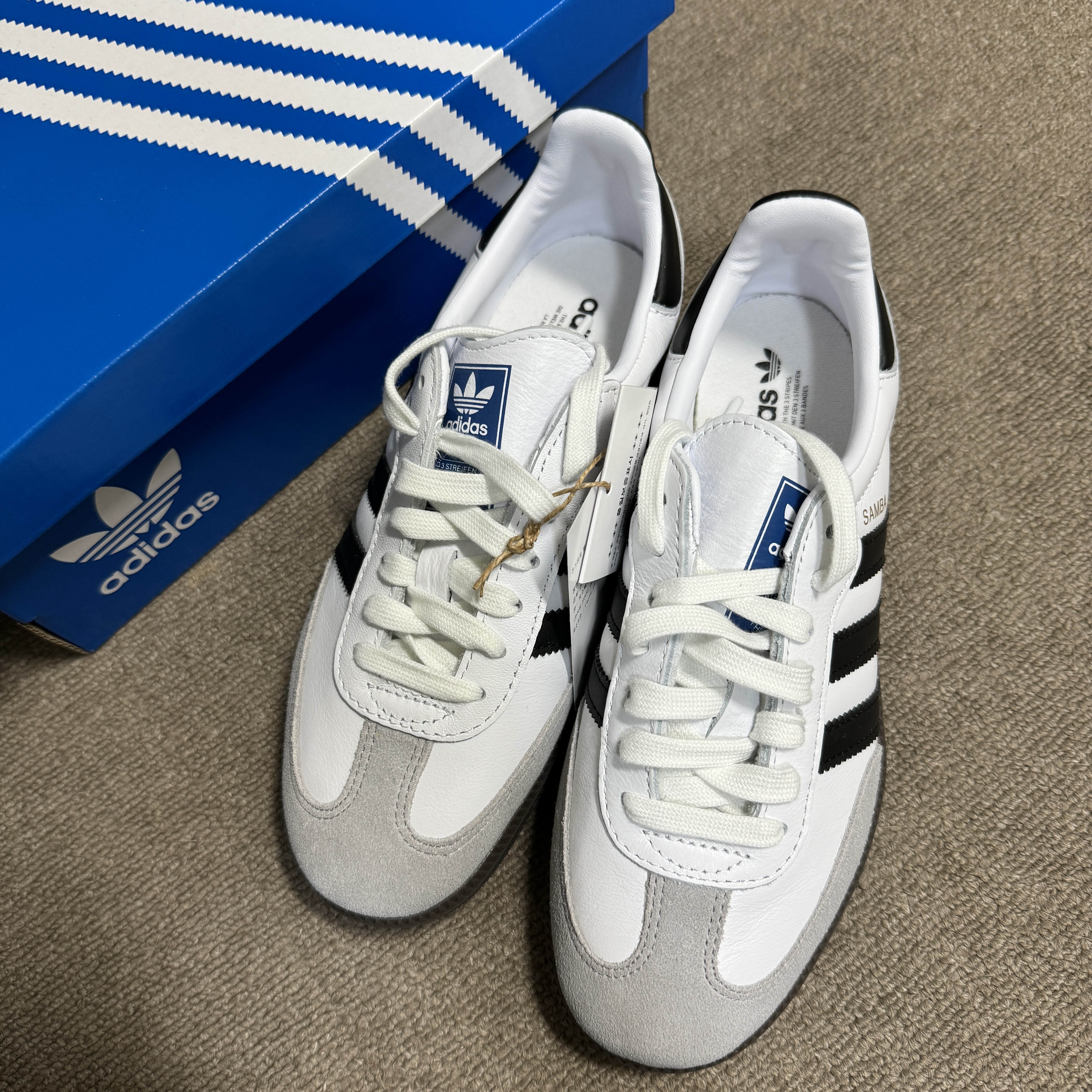 Adidas Samba OG Cloud White 착용 스타일 - 1