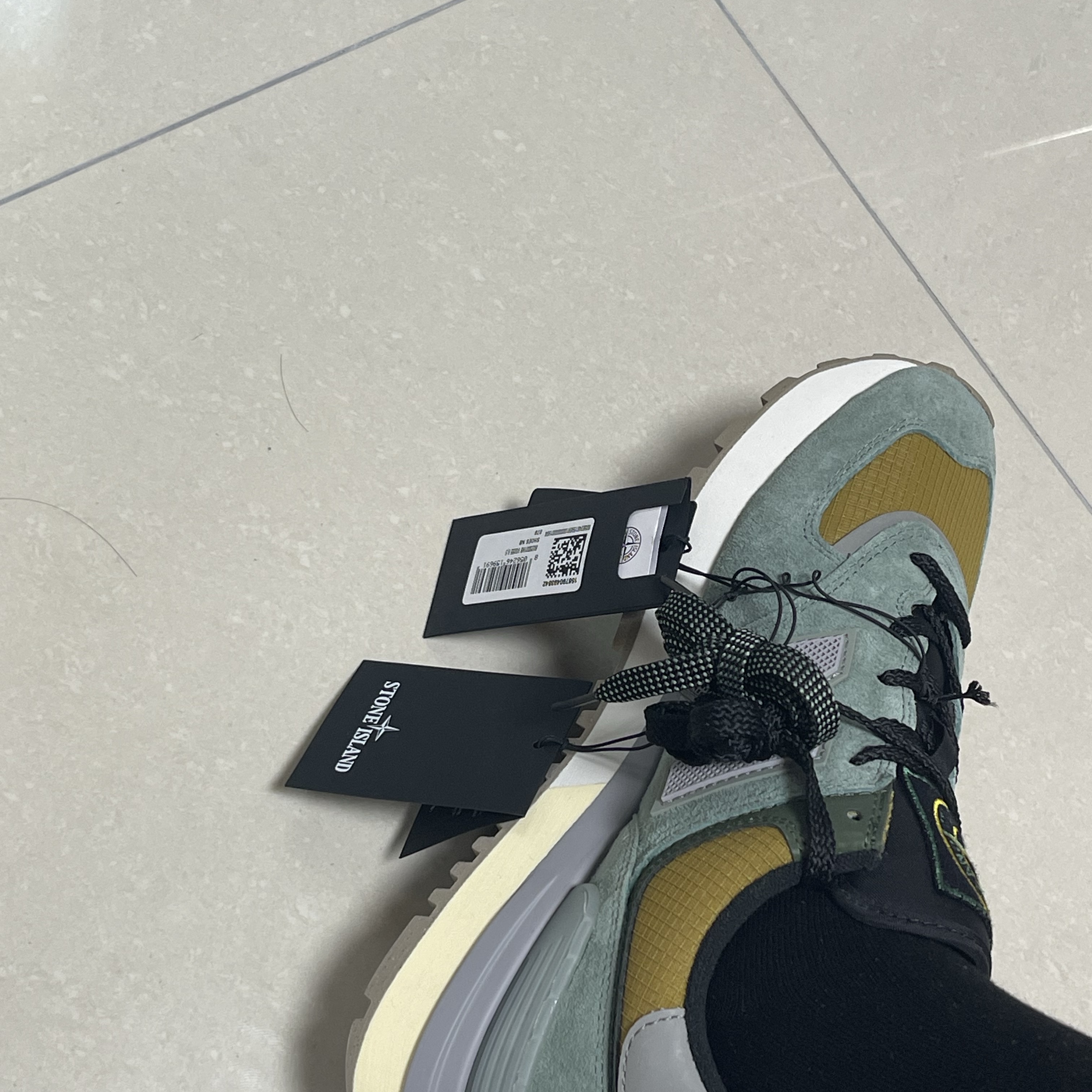 New Balance x Stone Island 574 Legacy Light Green 착용 스타일 - 3
